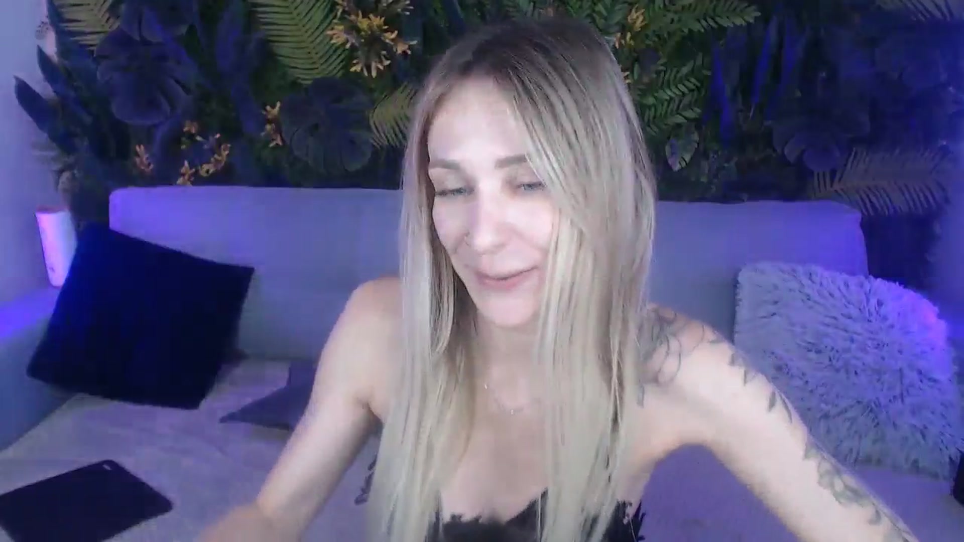 Gallery image thumbnail from Horny_Blond's myfreecams stream on, 08/11/2024, 12:22 image 8 of 20