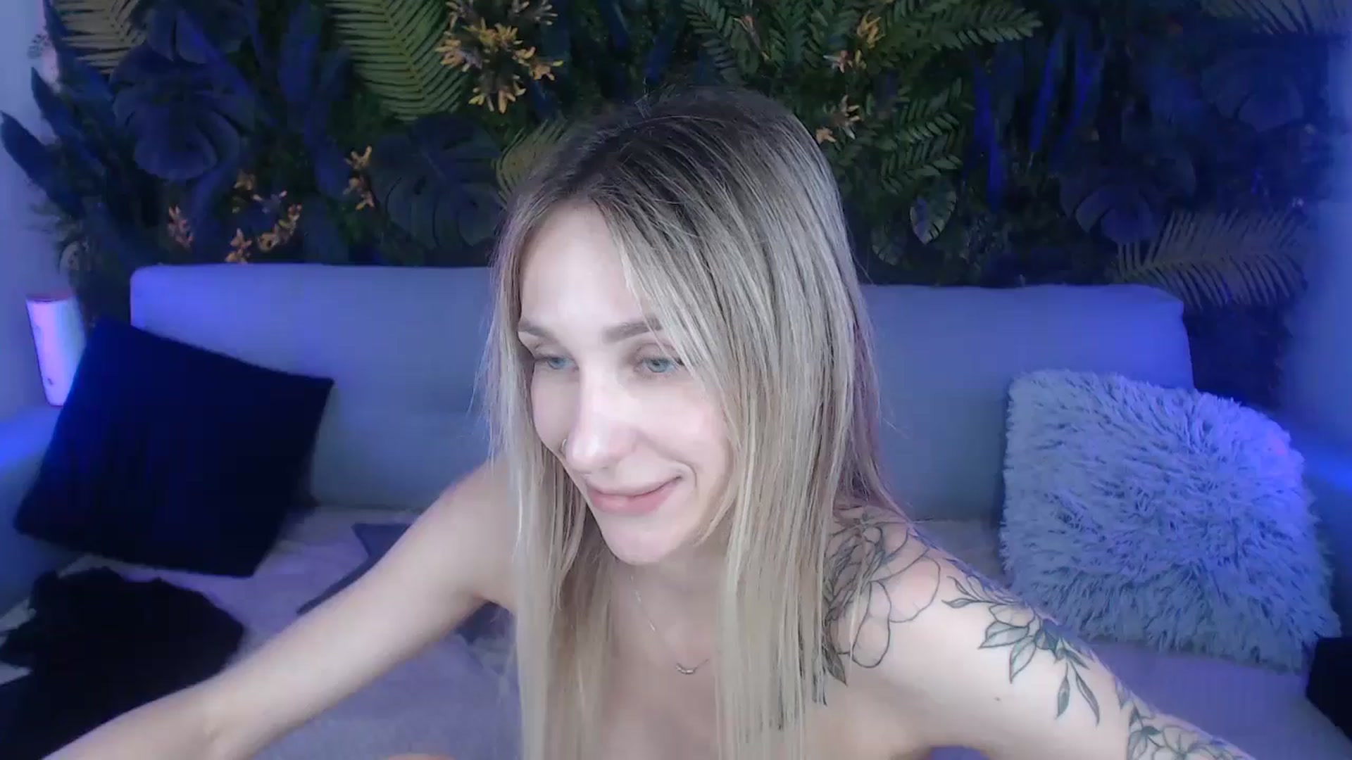 Gallery image thumbnail from Horny_Blond's myfreecams stream on, 08/11/2024, 12:46 image 15 of 20