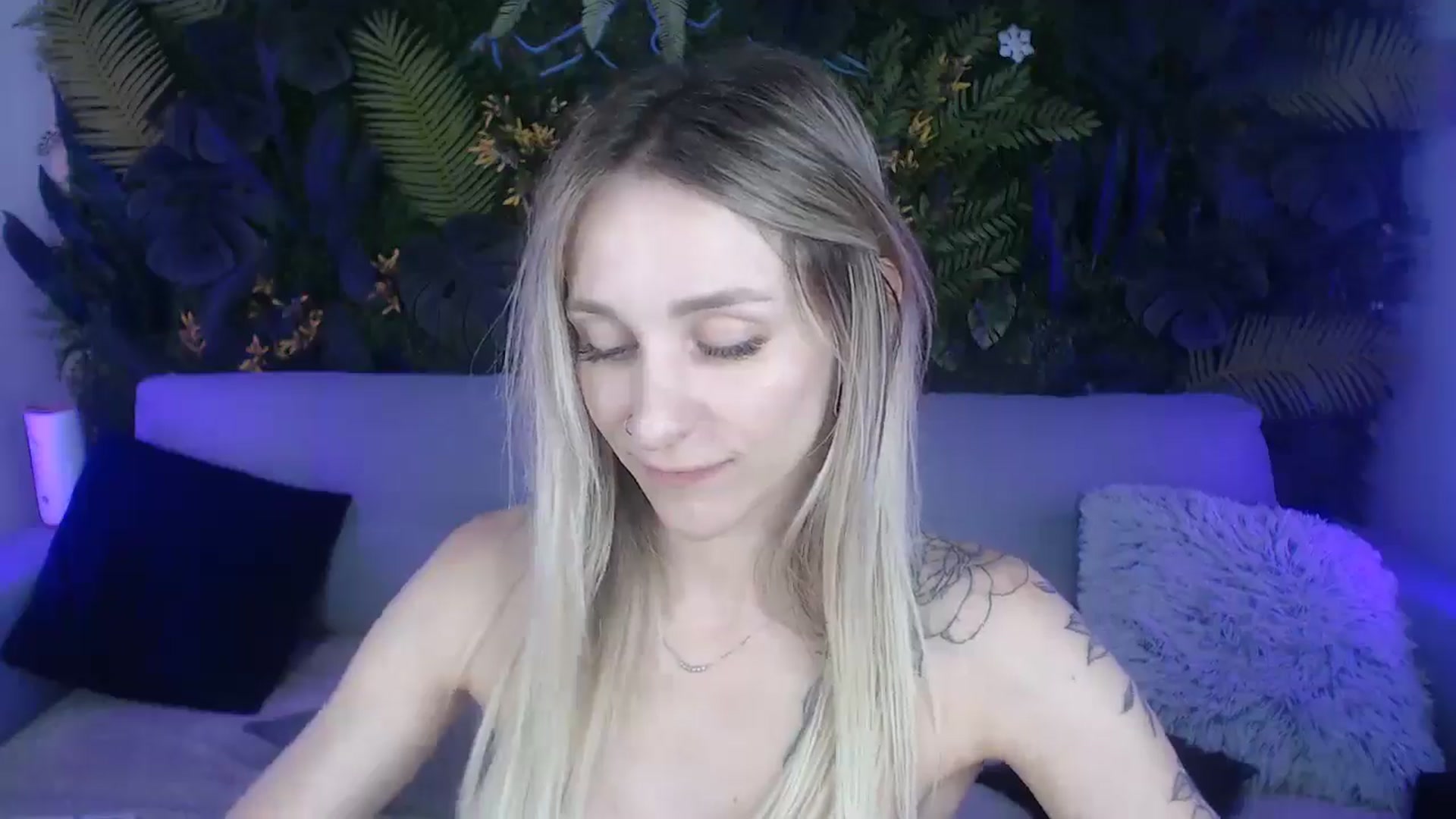 Gallery image thumbnail from Horny_Blond's myfreecams stream on, 08/11/2024, 13:22 image 7 of 20