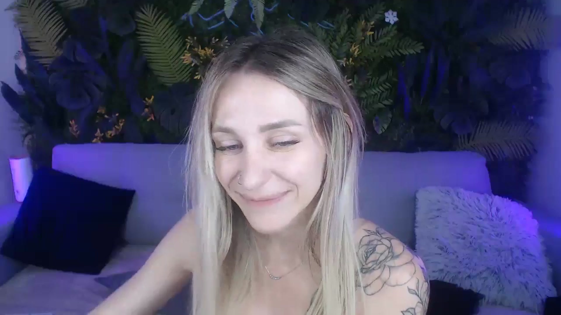 Gallery image thumbnail from Horny_Blond's myfreecams stream on, 08/11/2024, 13:22 image 6 of 20