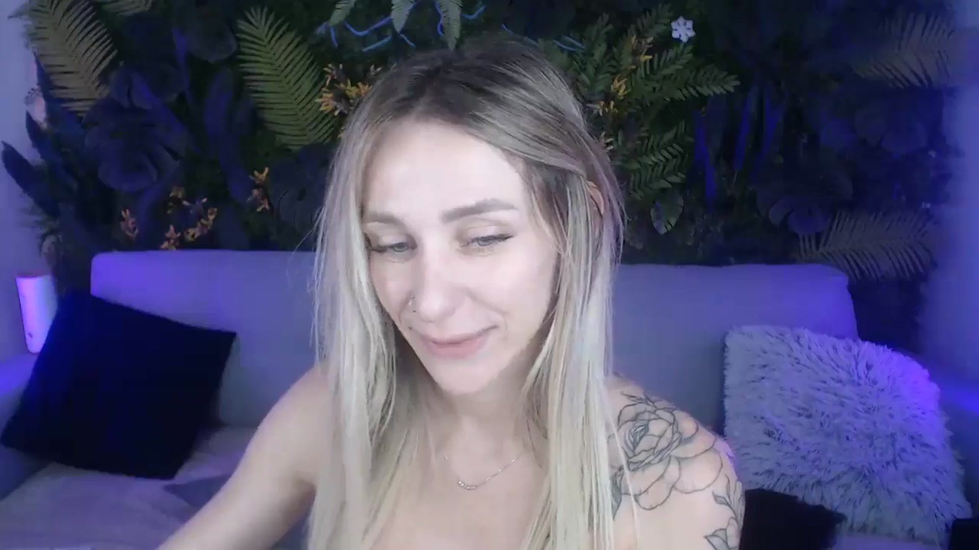 Gallery image thumbnail from Horny_Blond's myfreecams stream on, 08/11/2024, 13:22 image 5 of 20