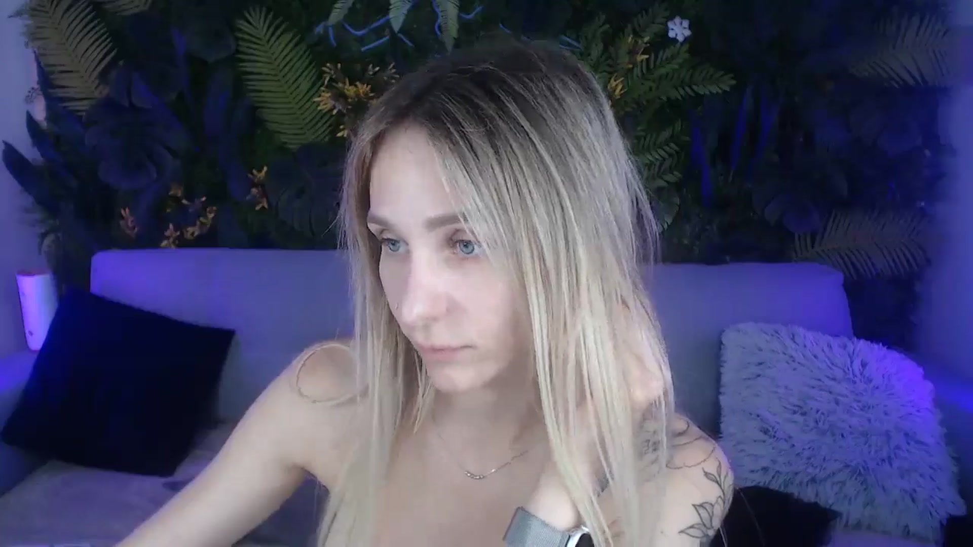 Gallery image thumbnail from Horny_Blond's myfreecams stream on, 08/11/2024, 13:22 image 19 of 20