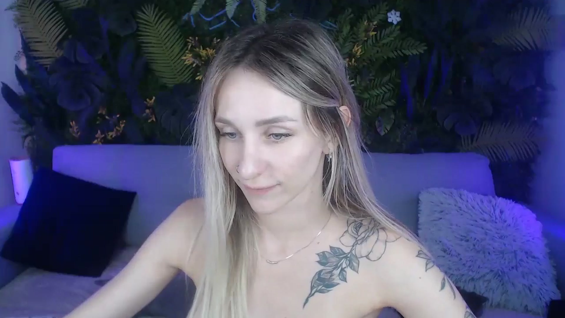 Gallery image thumbnail from Horny_Blond's myfreecams stream on, 08/11/2024, 13:22 image 13 of 20