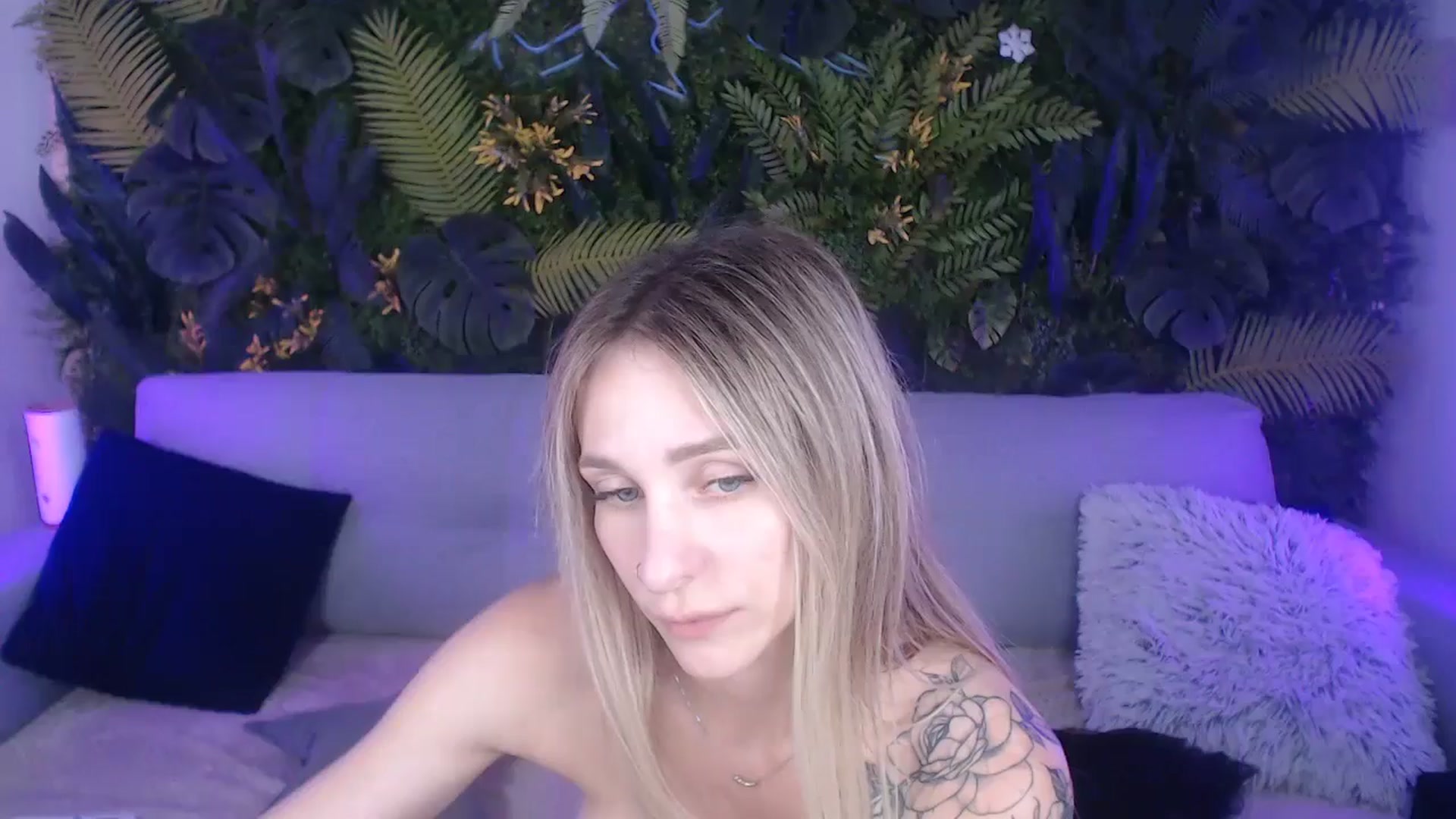 Gallery image thumbnail from Horny_Blond's myfreecams stream on, 08/11/2024, 13:44 image 1 of 20