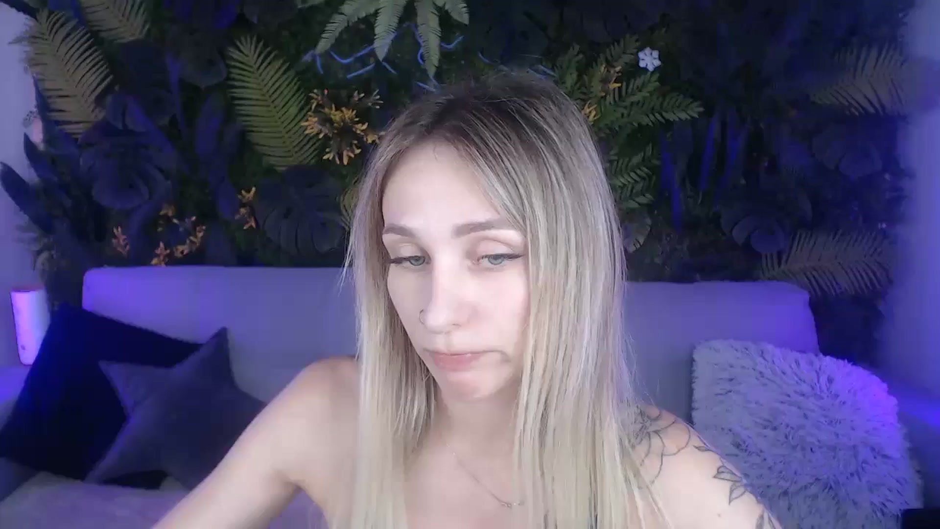 Gallery image thumbnail from Horny_Blond's myfreecams stream on, 08/11/2024, 13:44 image 14 of 20