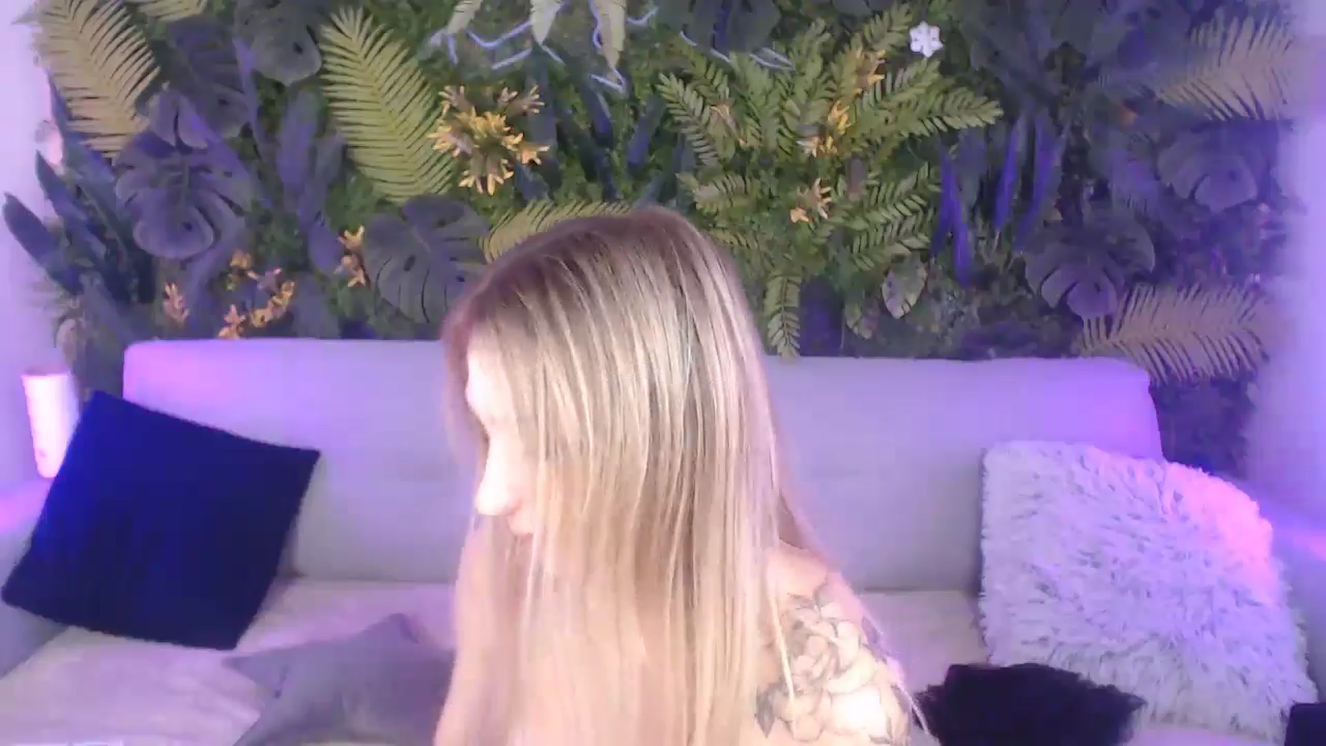Gallery image thumbnail from Horny_Blond's myfreecams stream on, 08/11/2024, 13:44 image 3 of 20