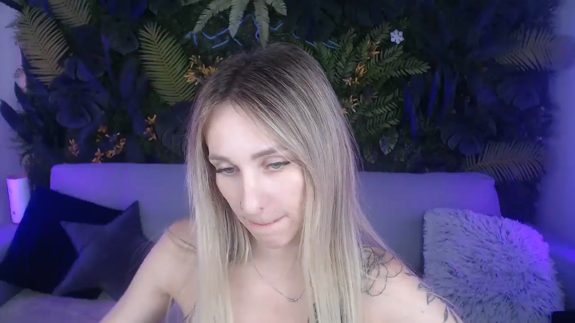 Gallery image thumbnail from Horny_Blond's myfreecams stream on, 08/11/2024, 13:44 image 6 of 20