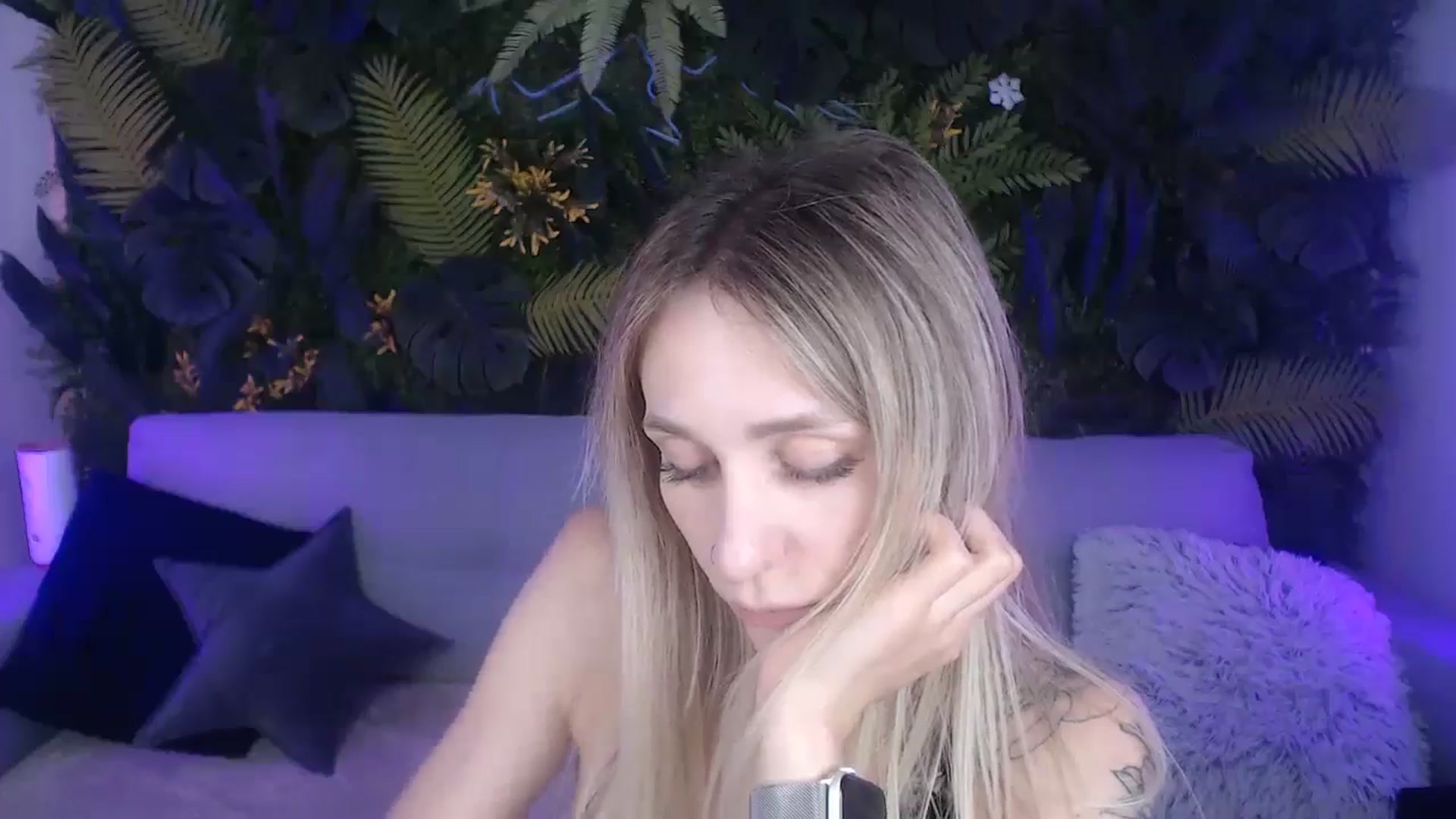 Gallery image thumbnail from Horny_Blond's myfreecams stream on, 08/11/2024, 13:44 image 11 of 20