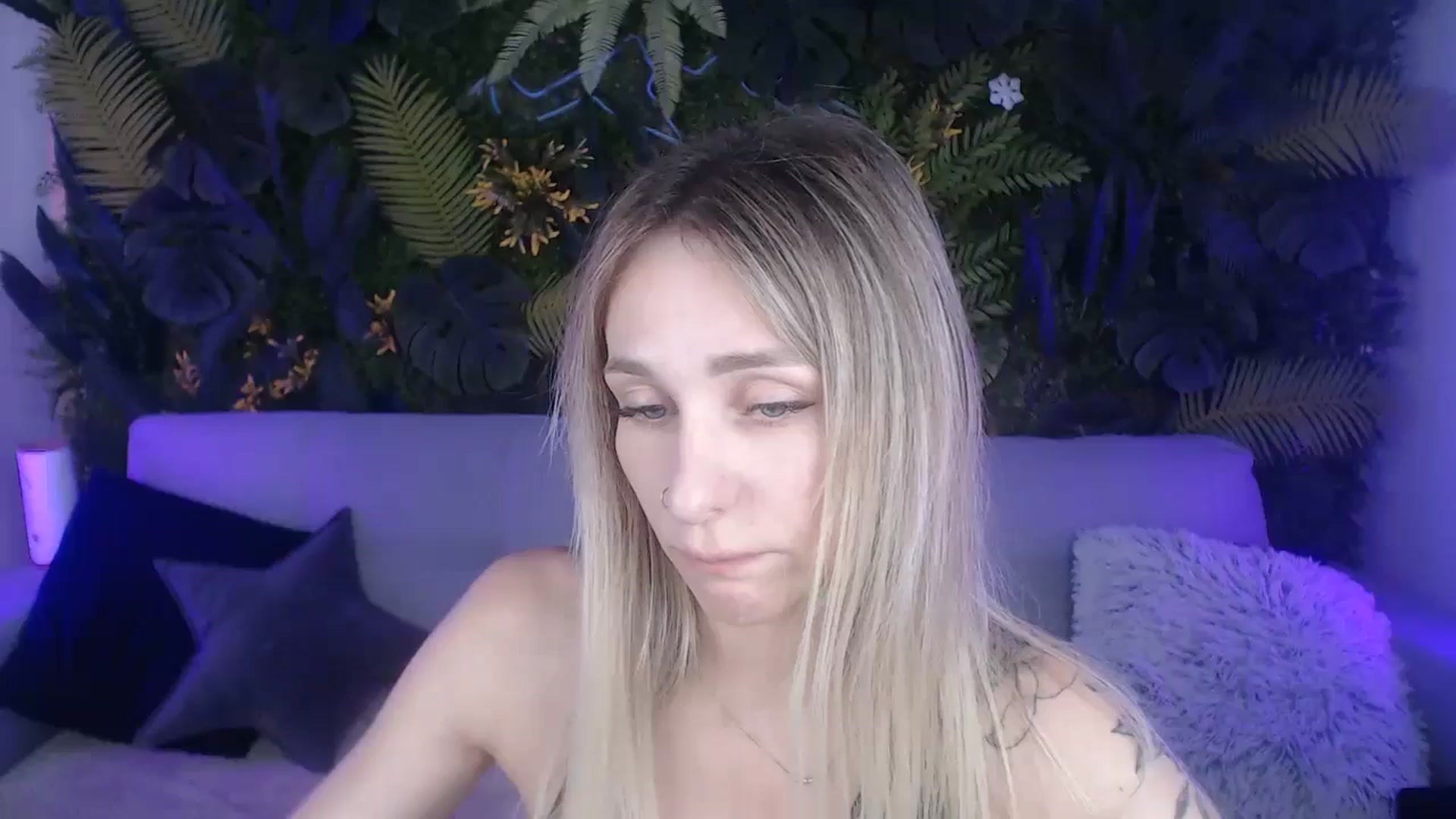Gallery image thumbnail from Horny_Blond's myfreecams stream on, 08/11/2024, 13:44 image 12 of 20