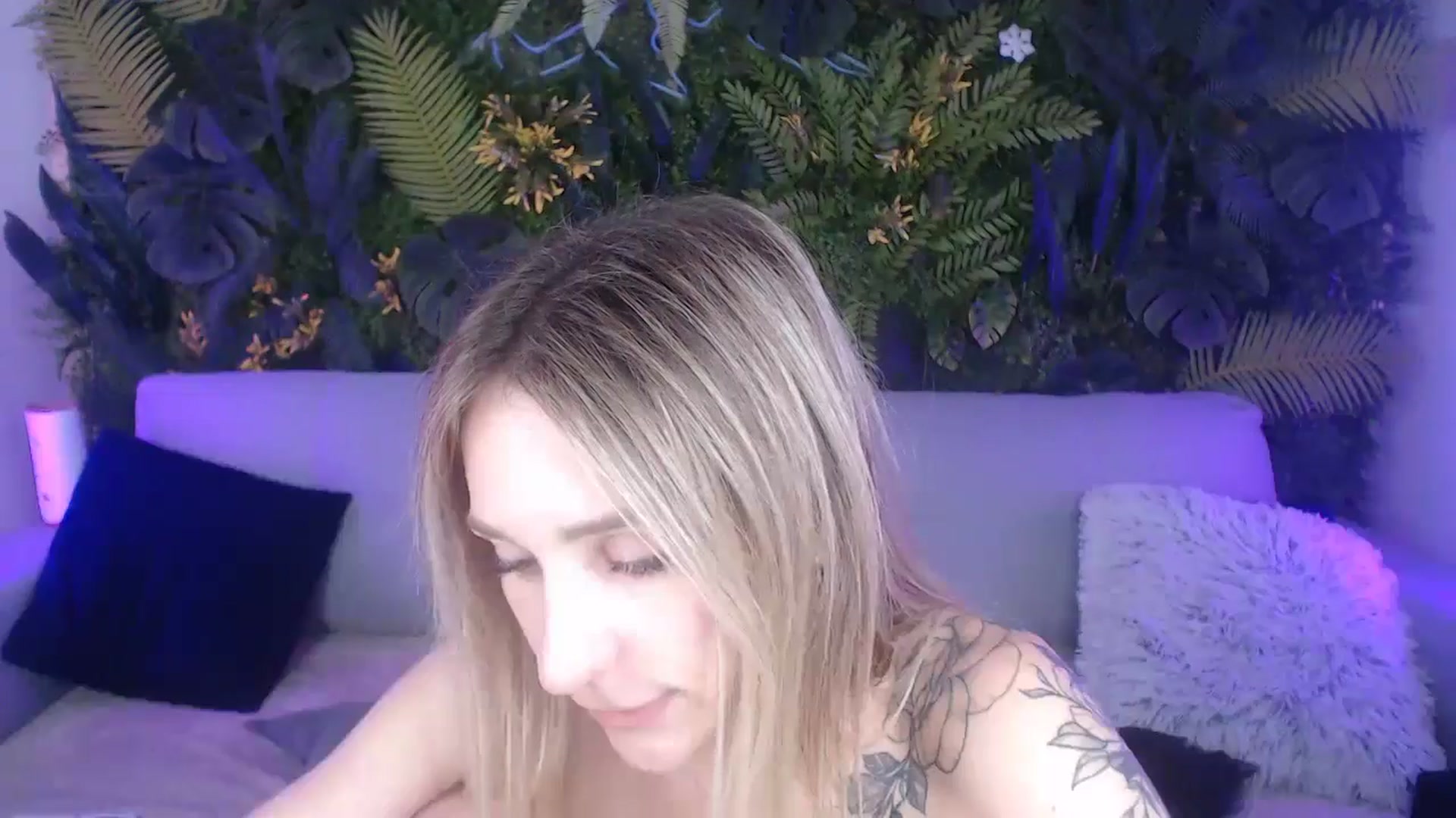 Gallery image thumbnail from Horny_Blond's myfreecams stream on, 08/11/2024, 13:44 image 2 of 20