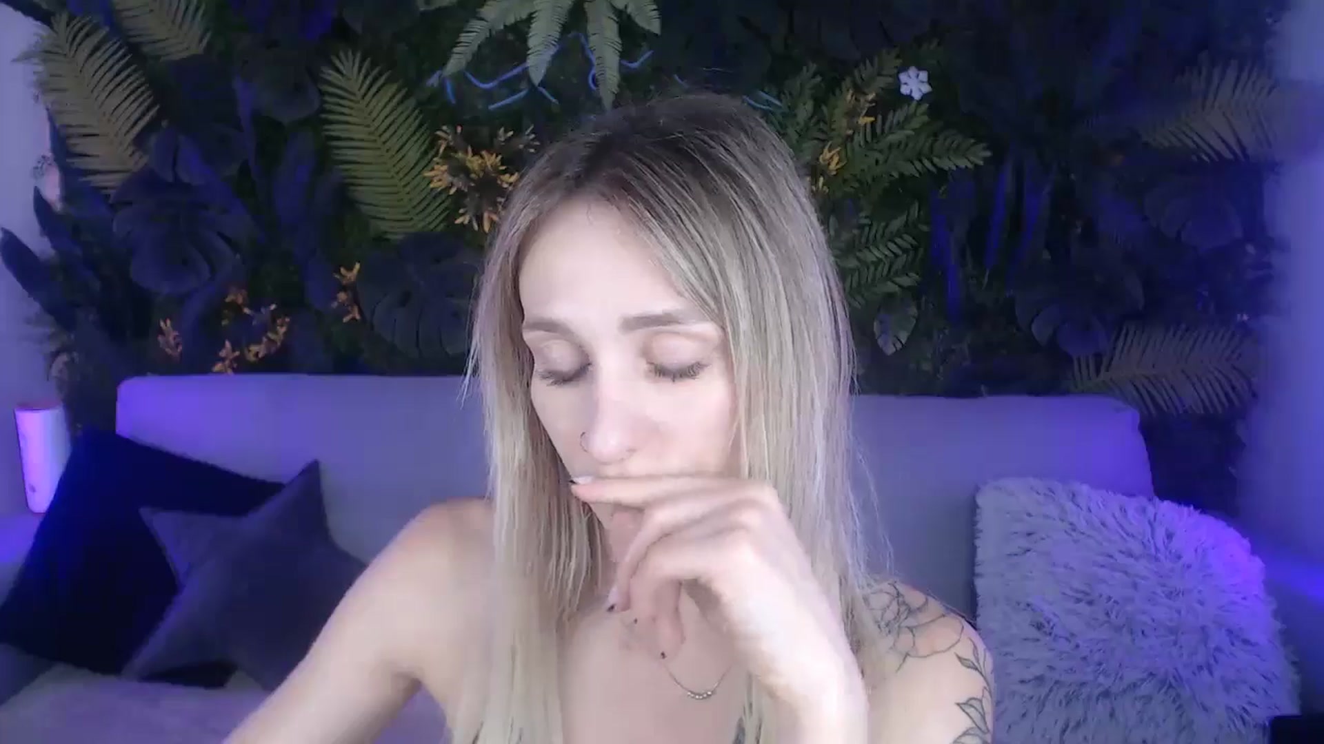 Gallery image thumbnail from Horny_Blond's myfreecams stream on, 08/11/2024, 13:44 image 13 of 20