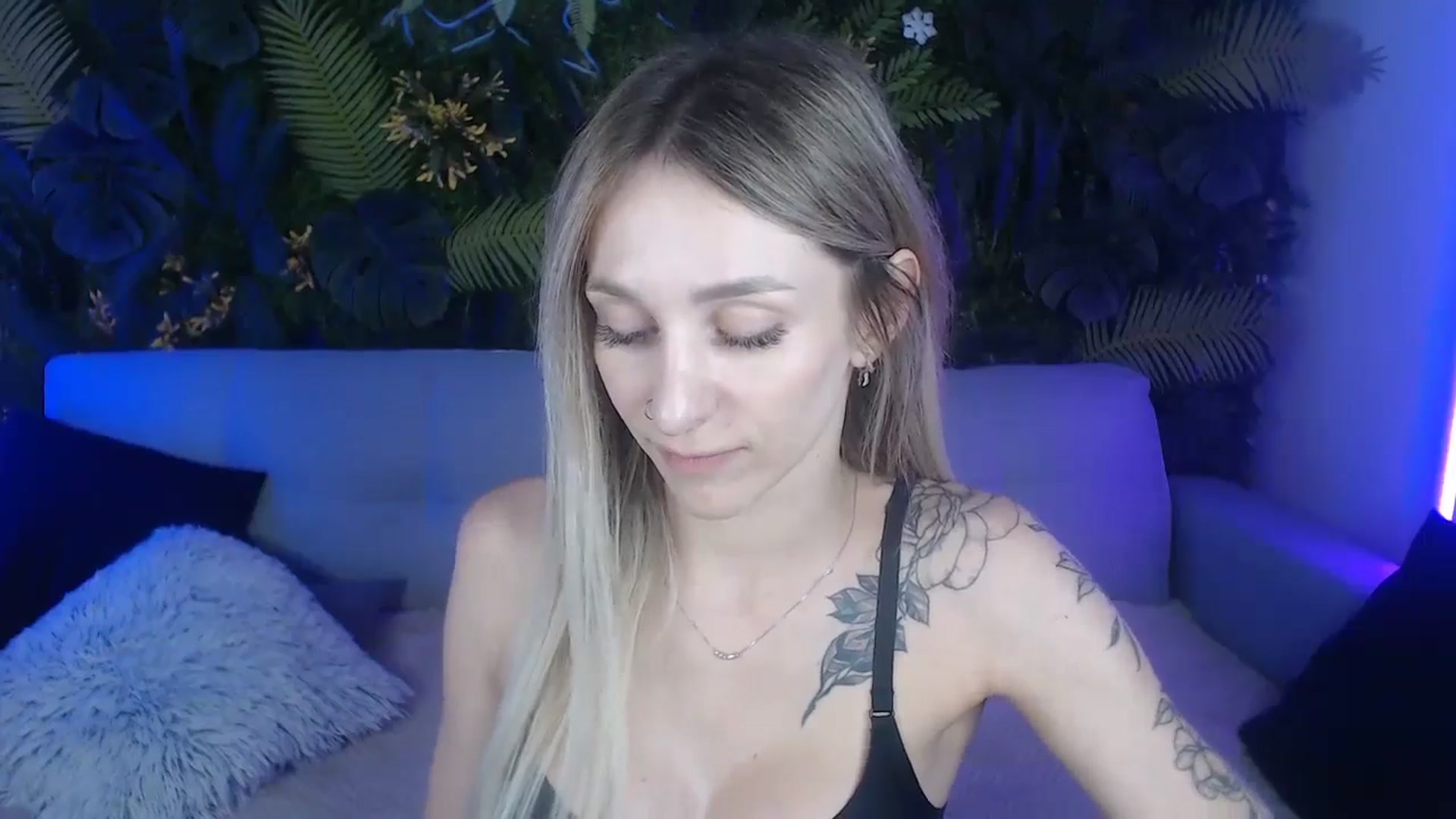 Gallery image thumbnail from Horny_Blond's myfreecams stream on, 08/12/2024, 11:57 image 2 of 20