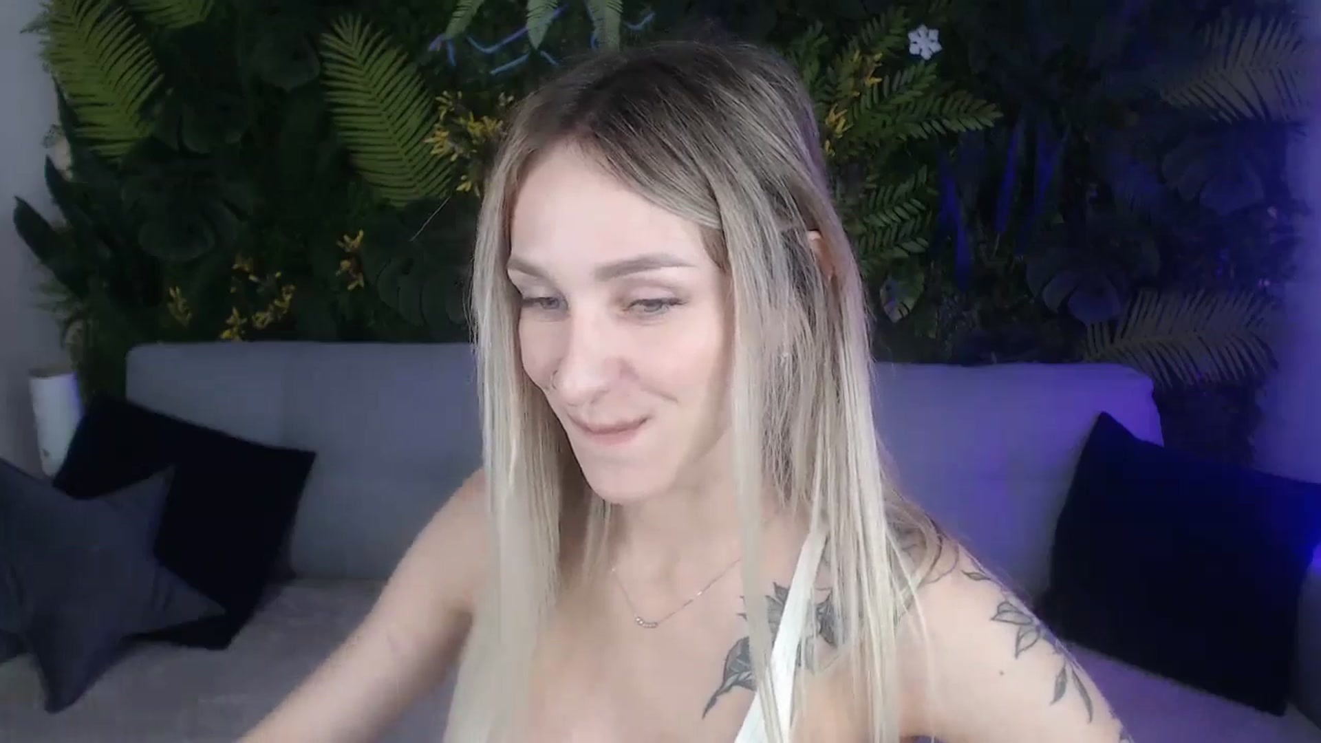 Gallery image thumbnail from Horny_Blond's myfreecams stream on, 08/13/2024, 08:25 image 10 of 20