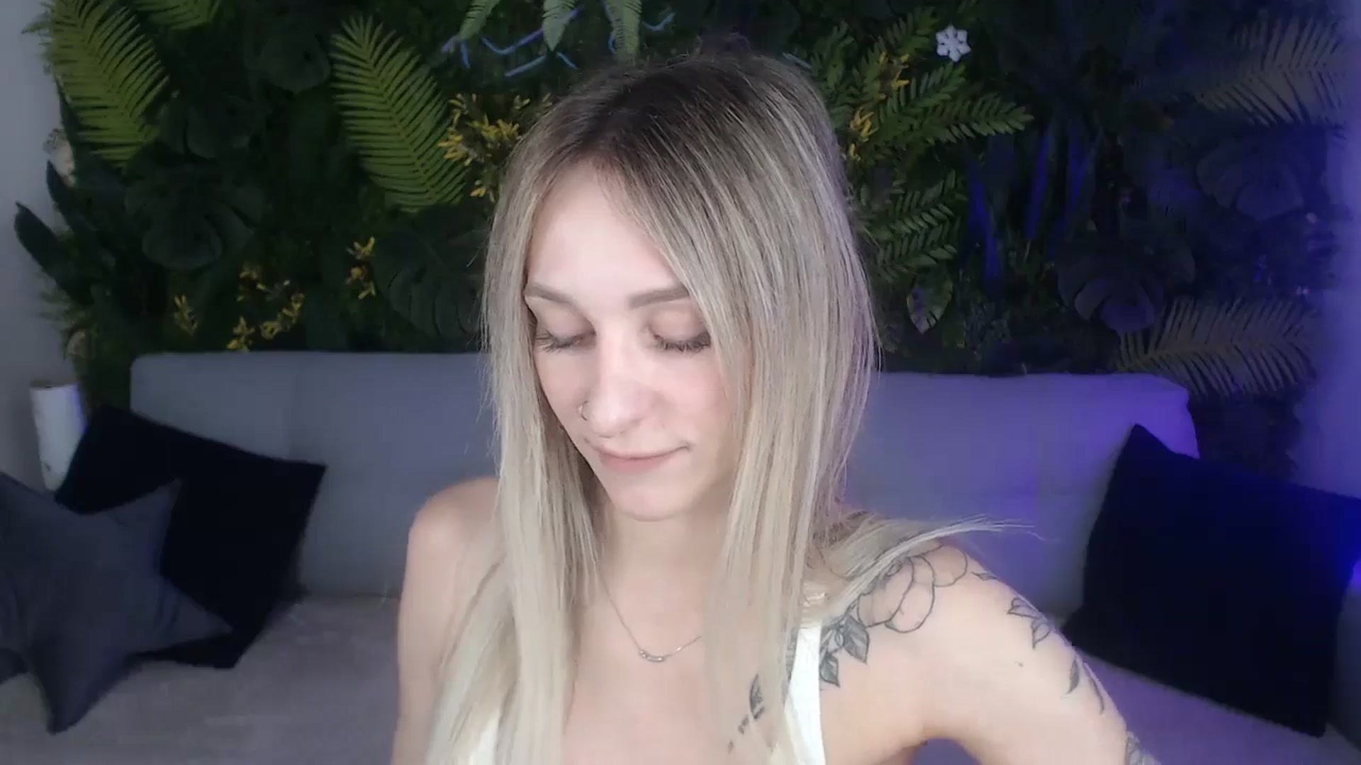 Gallery image thumbnail from Horny_Blond's myfreecams stream on, 08/13/2024, 08:25 image 4 of 20