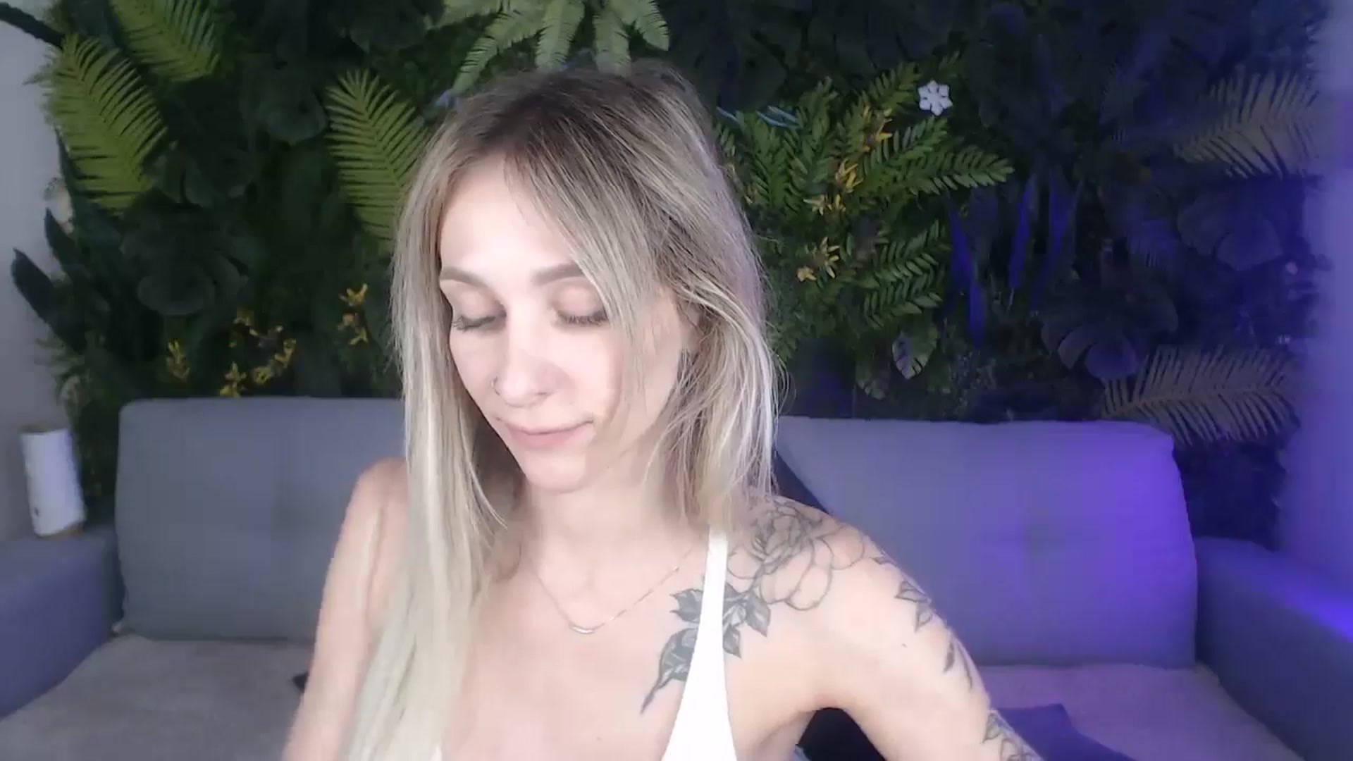 Gallery image thumbnail from Horny_Blond's myfreecams stream on, 08/13/2024, 11:19 image 5 of 20