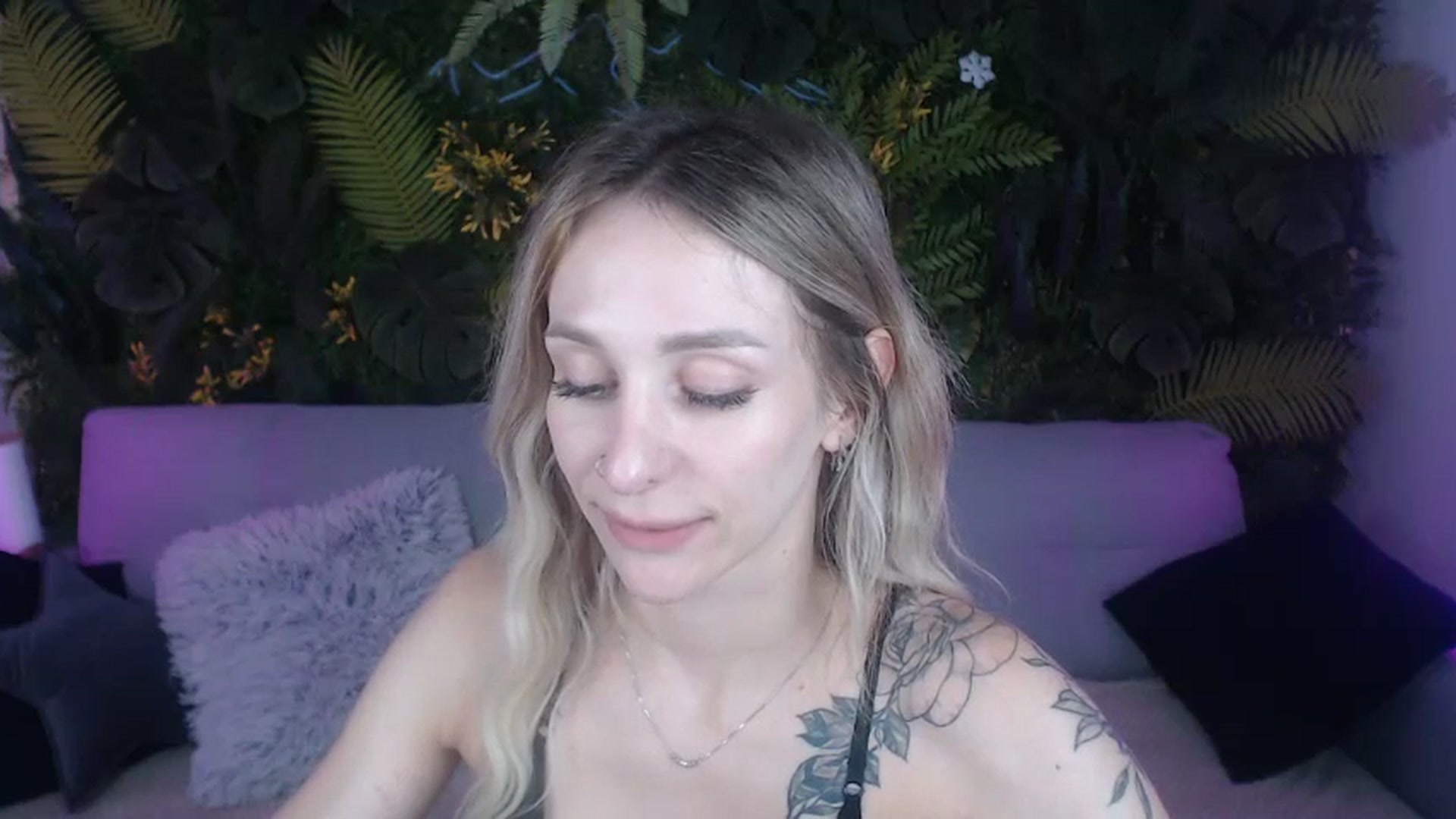 Gallery image thumbnail from Horny_Blond's myfreecams stream on, 08/16/2024, 10:15 image 6 of 20