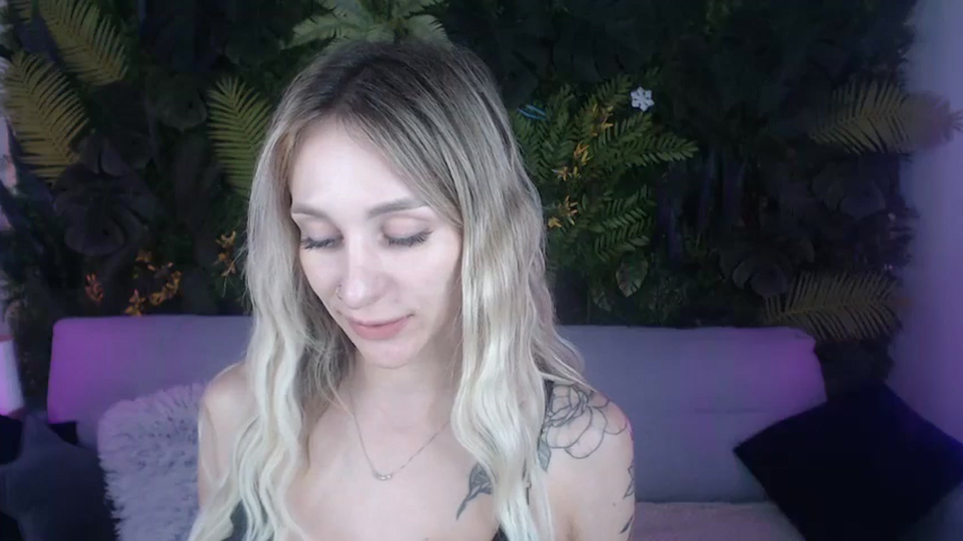 Gallery image thumbnail from Horny_Blond's myfreecams stream on, 08/16/2024, 10:15 image 9 of 20