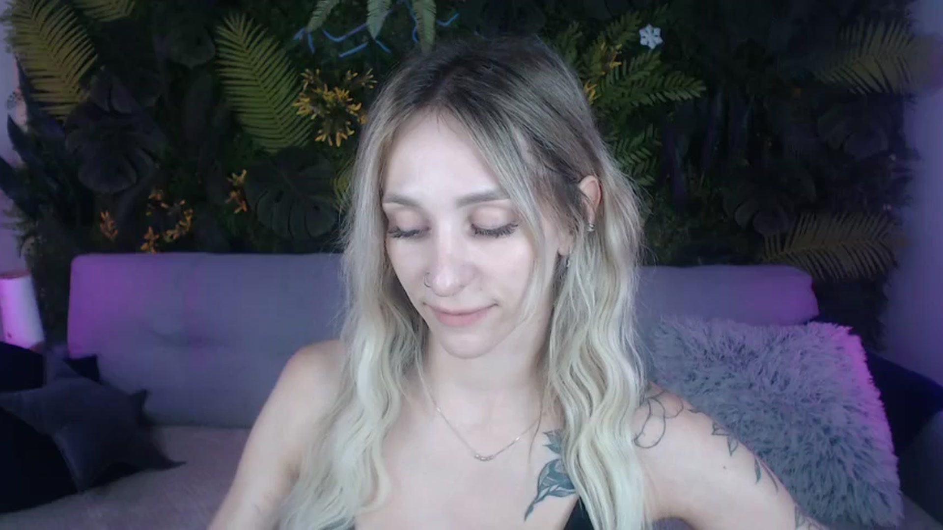 Gallery image thumbnail from Horny_Blond's myfreecams stream on, 08/16/2024, 10:15 image 1 of 20