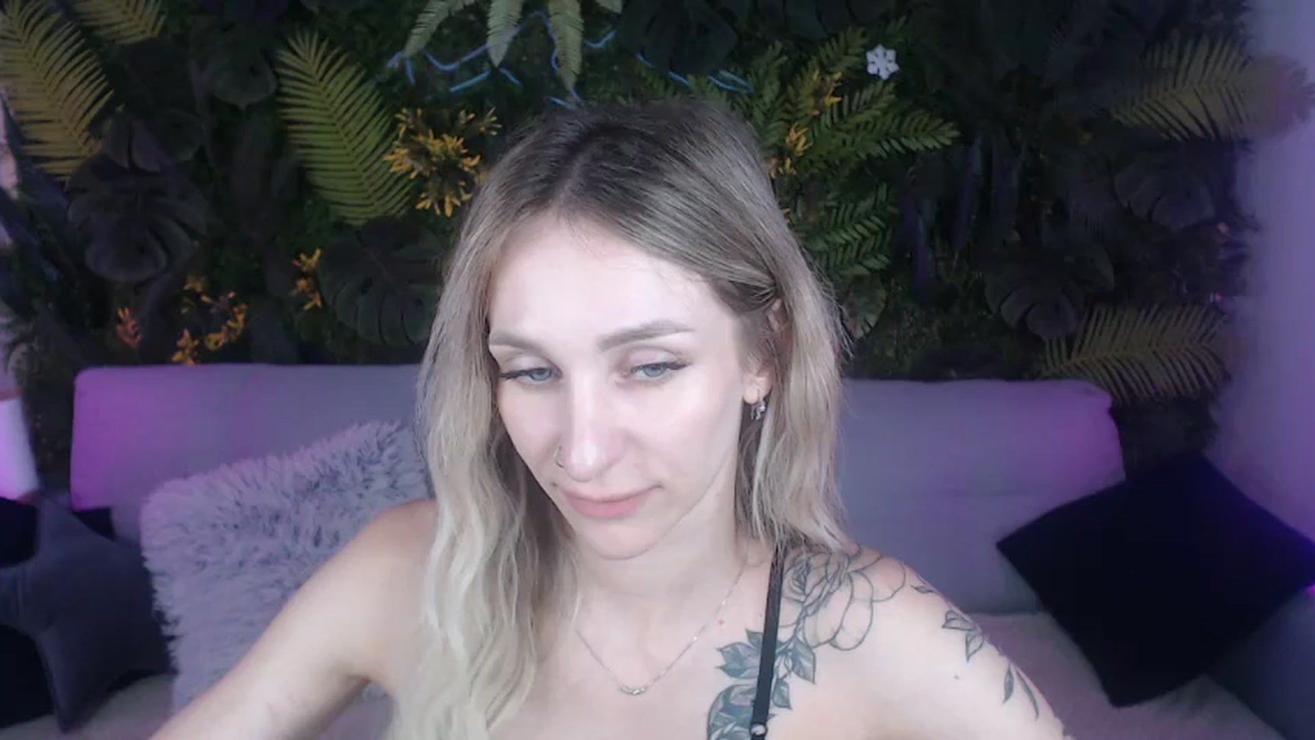 Gallery image thumbnail from Horny_Blond's myfreecams stream on, 08/16/2024, 10:15 image 8 of 20