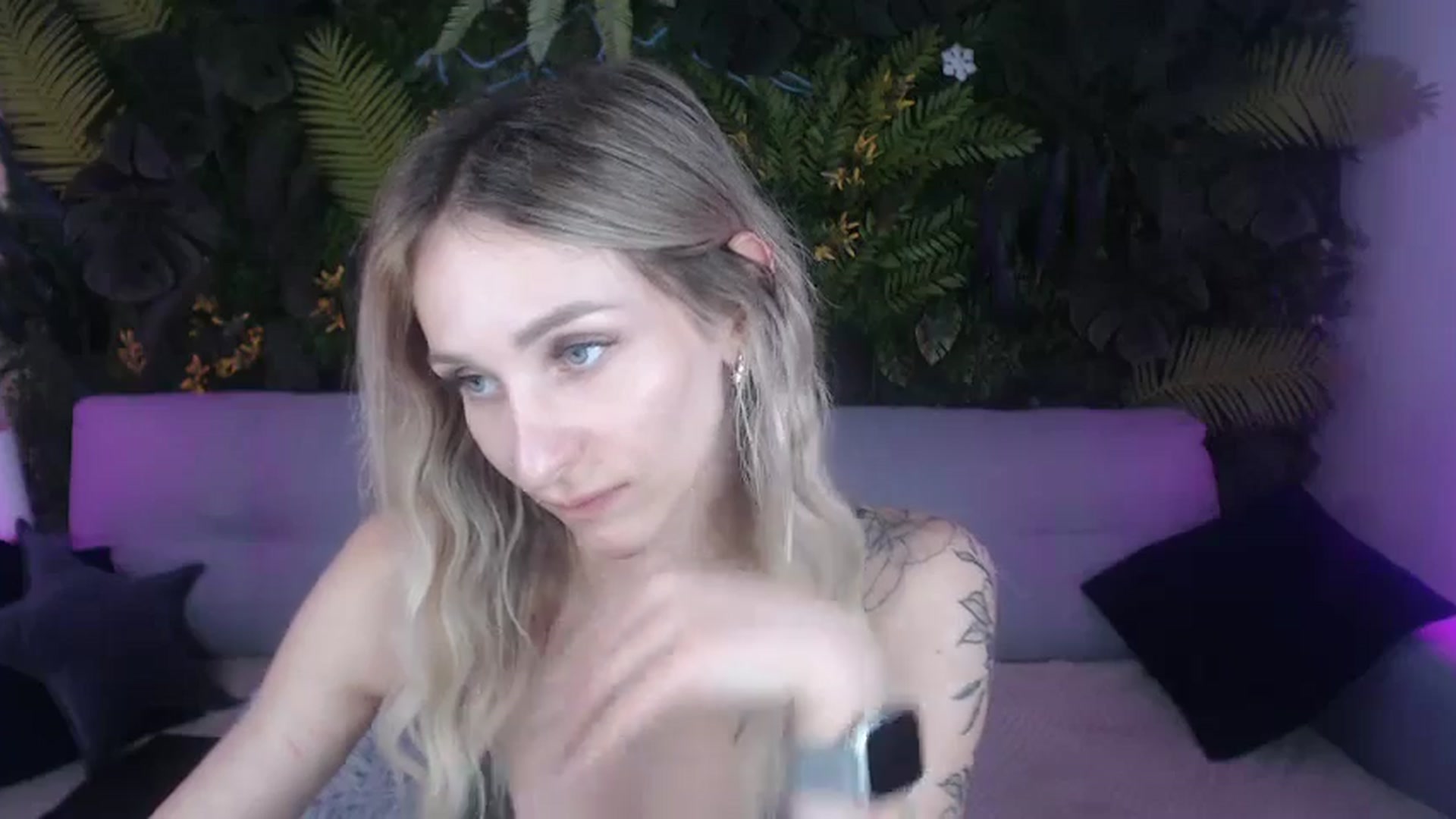 Gallery image thumbnail from Horny_Blond's myfreecams stream on, 08/16/2024, 11:33 image 10 of 20