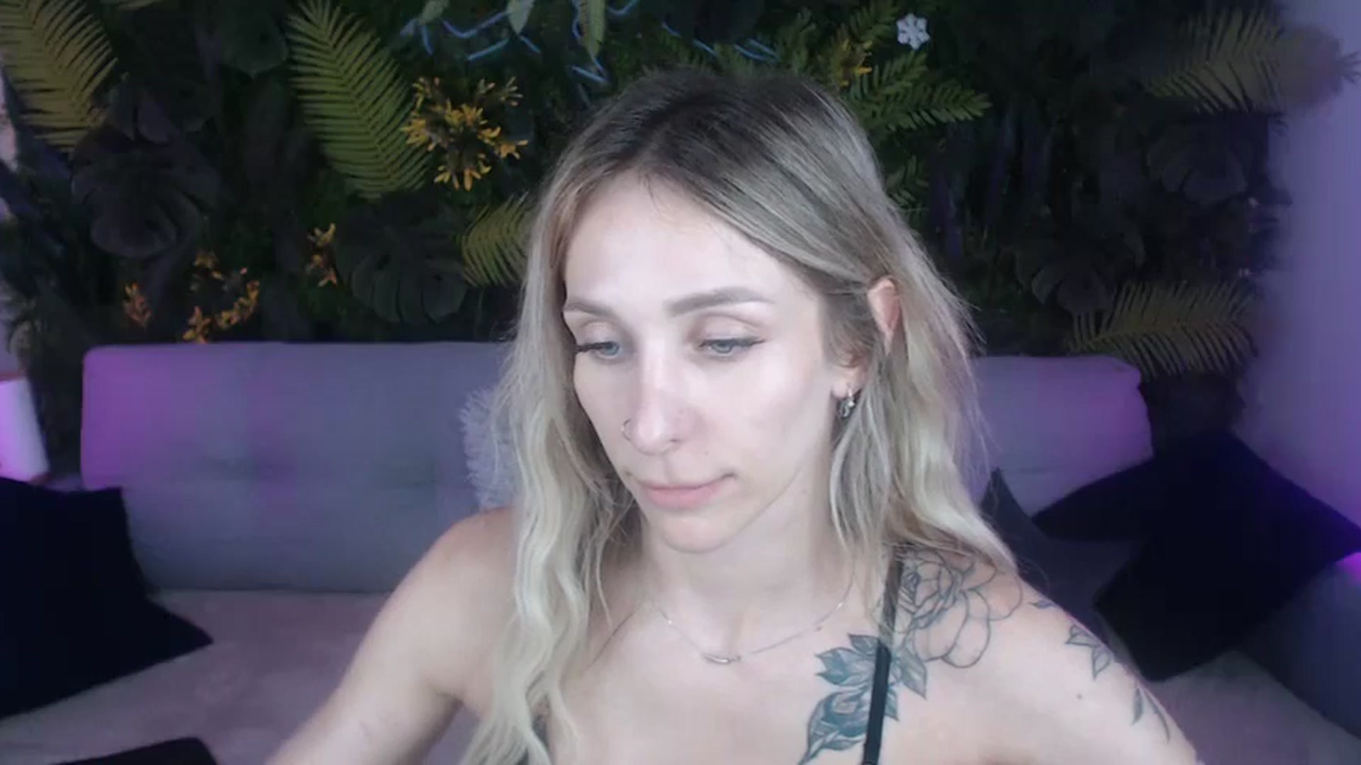 Gallery image thumbnail from Horny_Blond's myfreecams stream on, 08/16/2024, 11:49 image 17 of 20