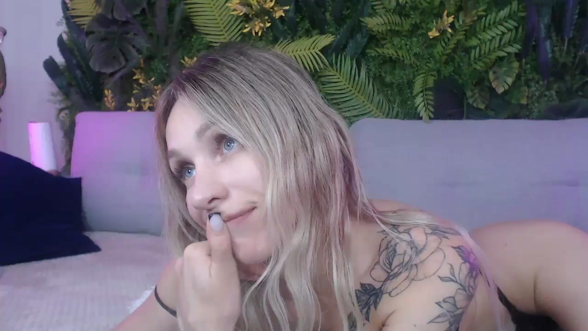 Gallery image thumbnail from Horny_Blond's myfreecams stream on, 08/17/2024, 11:47 image 8 of 20