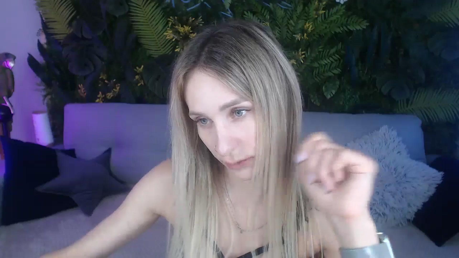 Gallery image thumbnail from Horny_Blond's myfreecams stream on, 08/18/2024, 09:17 image 10 of 20