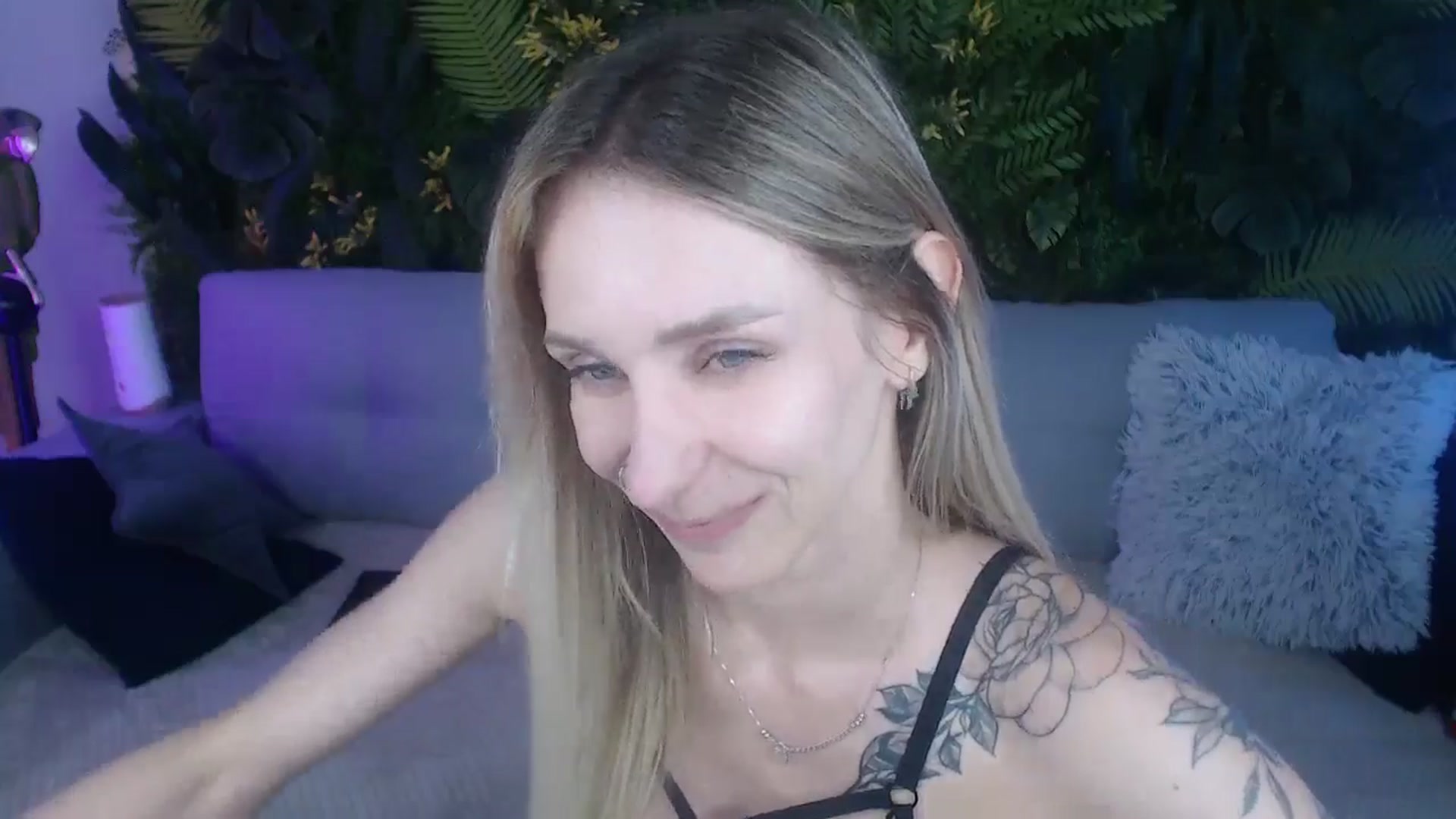 Gallery image thumbnail from Horny_Blond's myfreecams stream on, 08/18/2024, 13:55 image 18 of 20