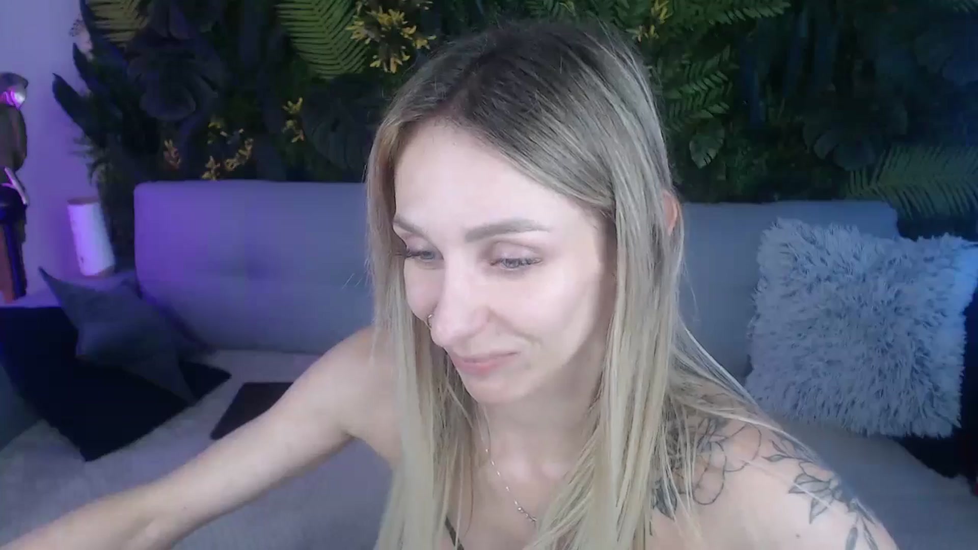 Gallery image thumbnail from Horny_Blond's myfreecams stream on, 08/18/2024, 13:55 image 15 of 20