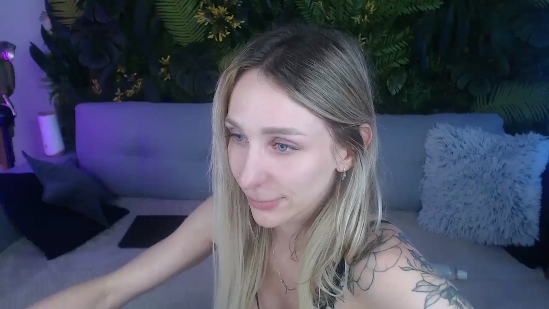 Gallery image thumbnail from Horny_Blond's myfreecams stream on, 08/18/2024, 13:55 image 6 of 20