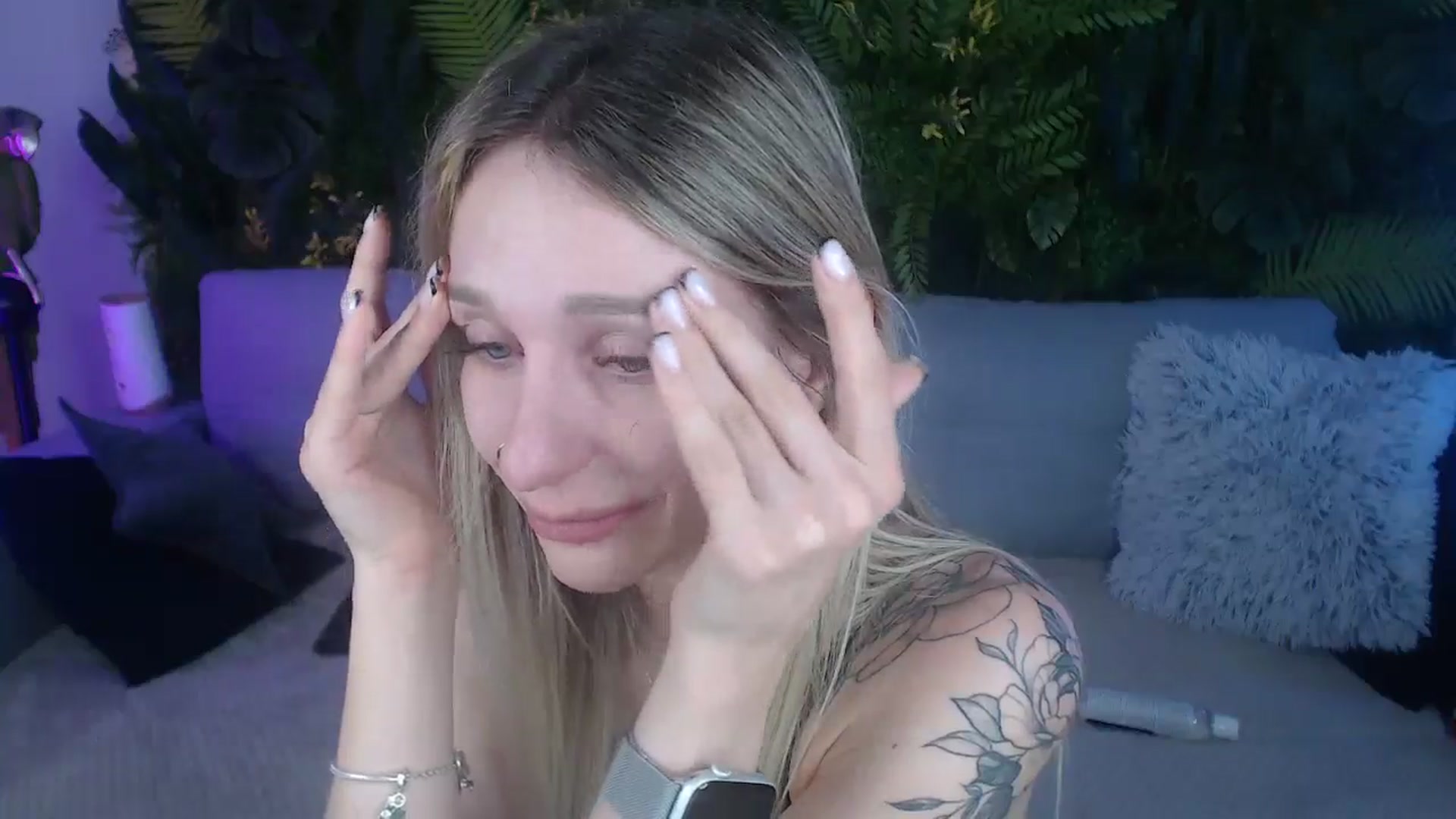 Gallery image thumbnail from Horny_Blond's myfreecams stream on, 08/18/2024, 13:55 image 8 of 20