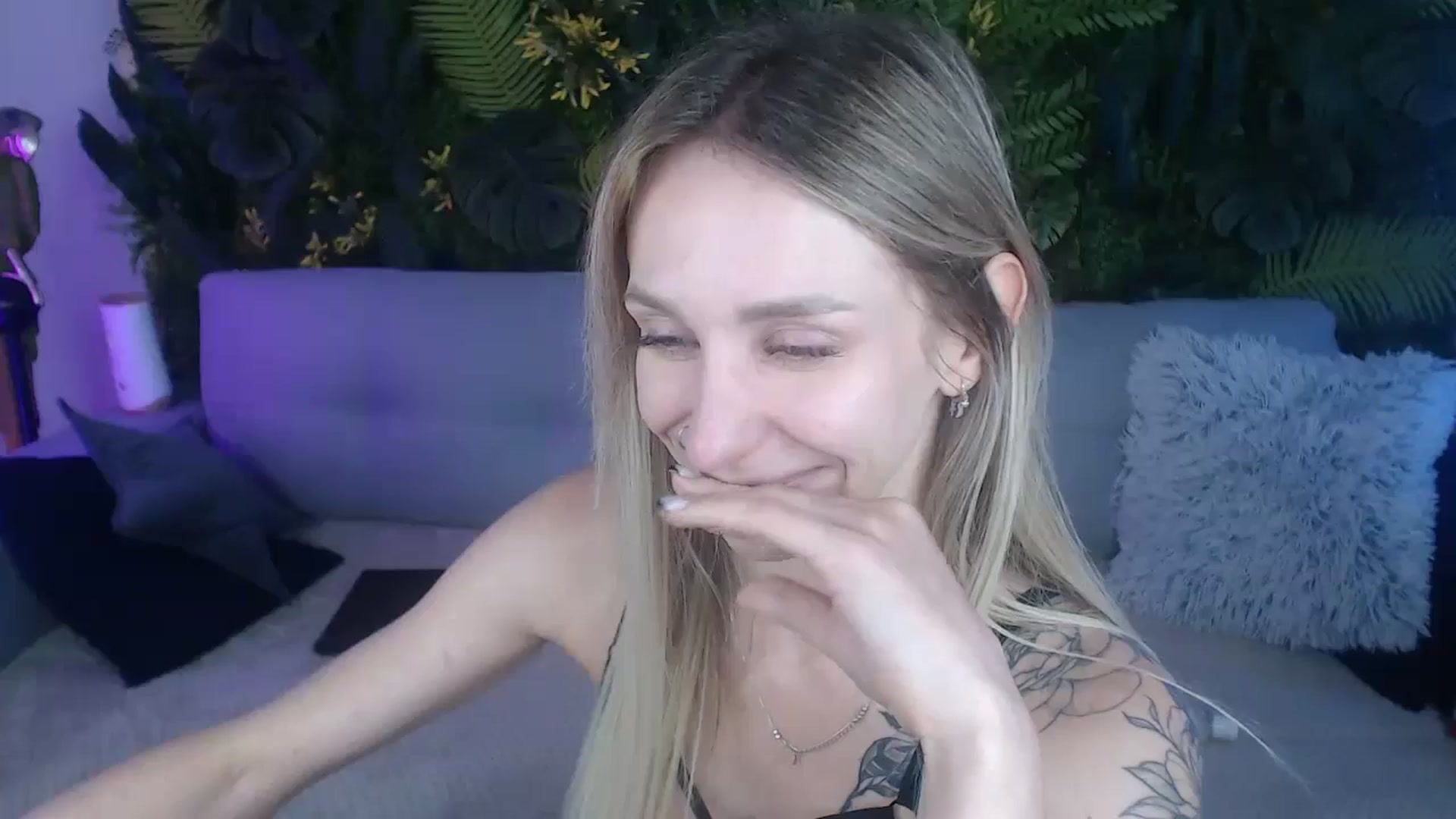 Gallery image thumbnail from Horny_Blond's myfreecams stream on, 08/18/2024, 13:55 image 16 of 20