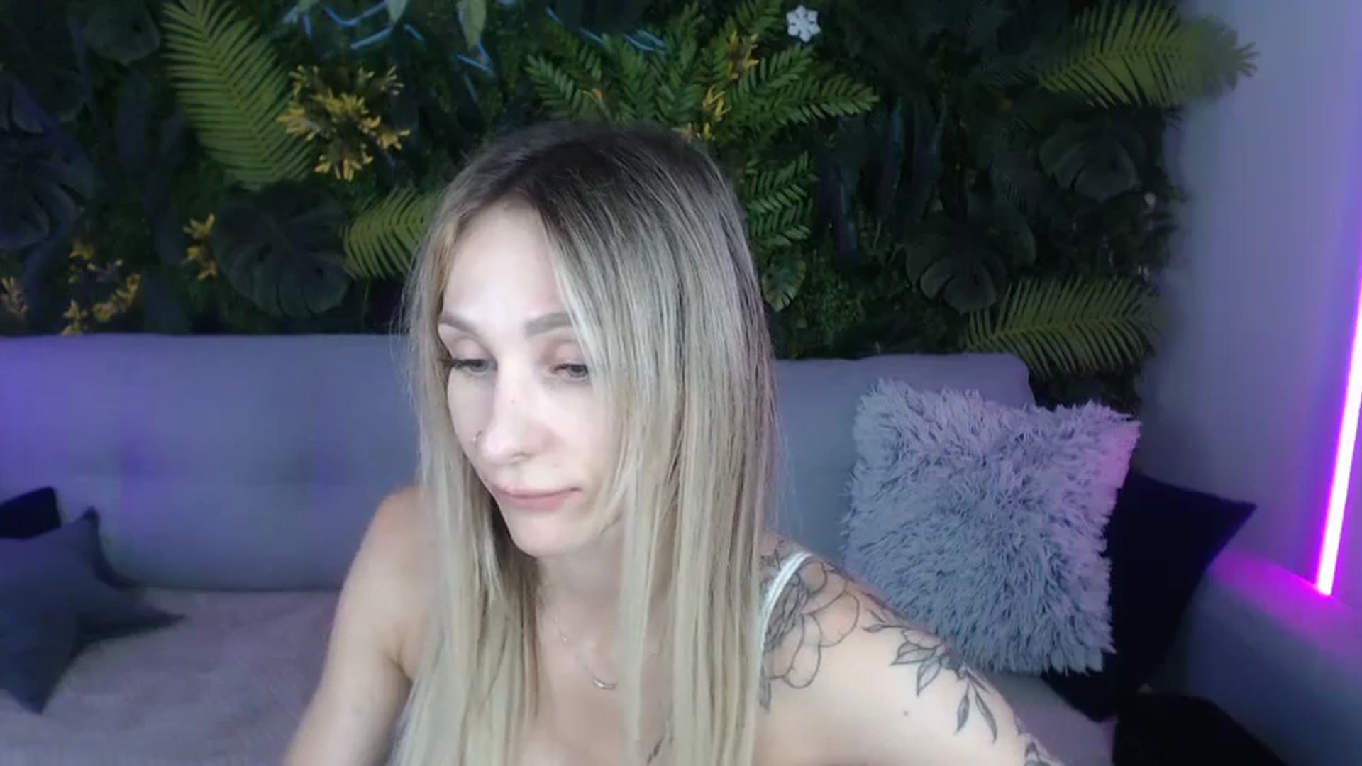 Gallery image thumbnail from Horny_Blond's myfreecams stream on, 08/26/2024, 10:31 image 20 of 20