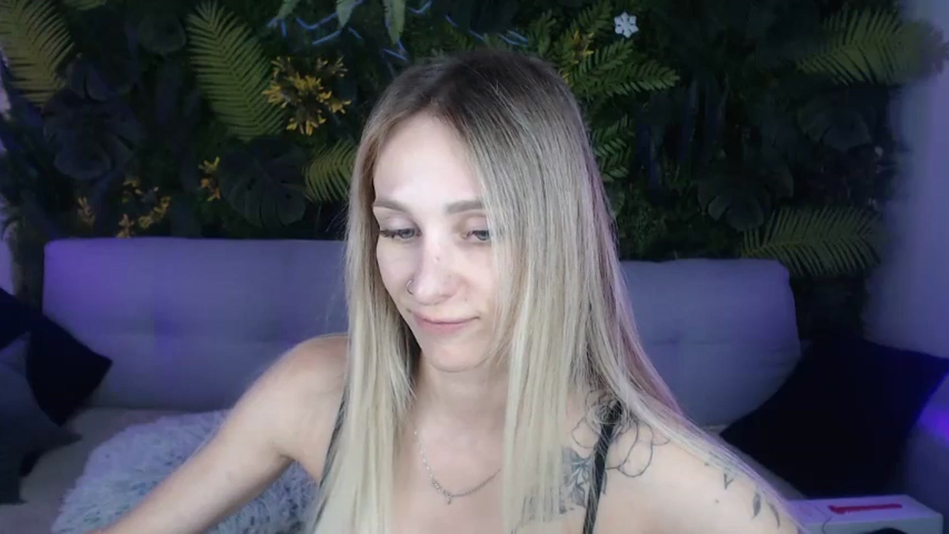 Gallery image thumbnail from Horny_Blond's myfreecams stream on, 08/27/2024, 10:50 image 14 of 20
