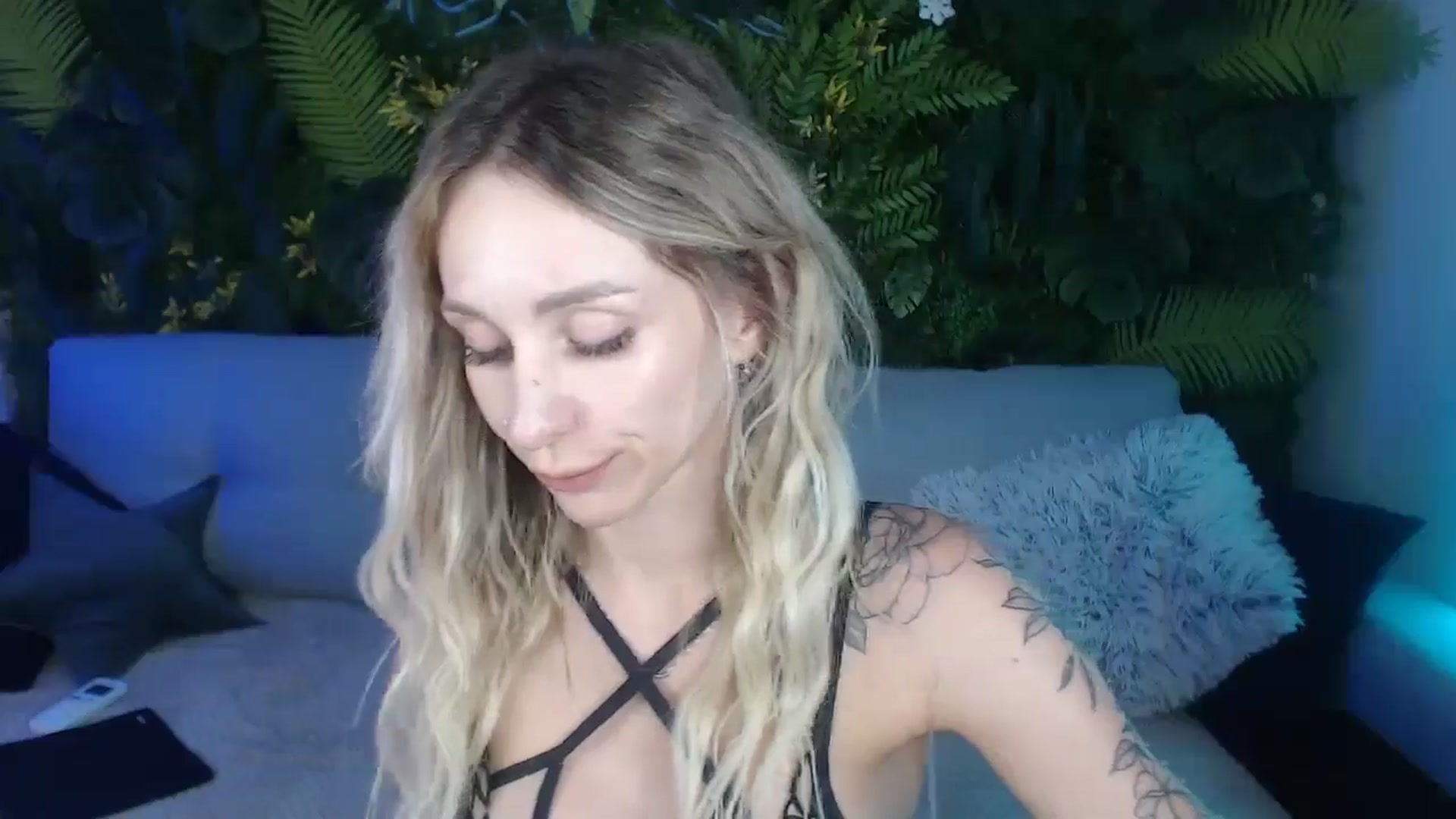 Gallery image thumbnail from Horny_Blond's myfreecams stream on, 08/28/2024, 11:27 image 5 of 20