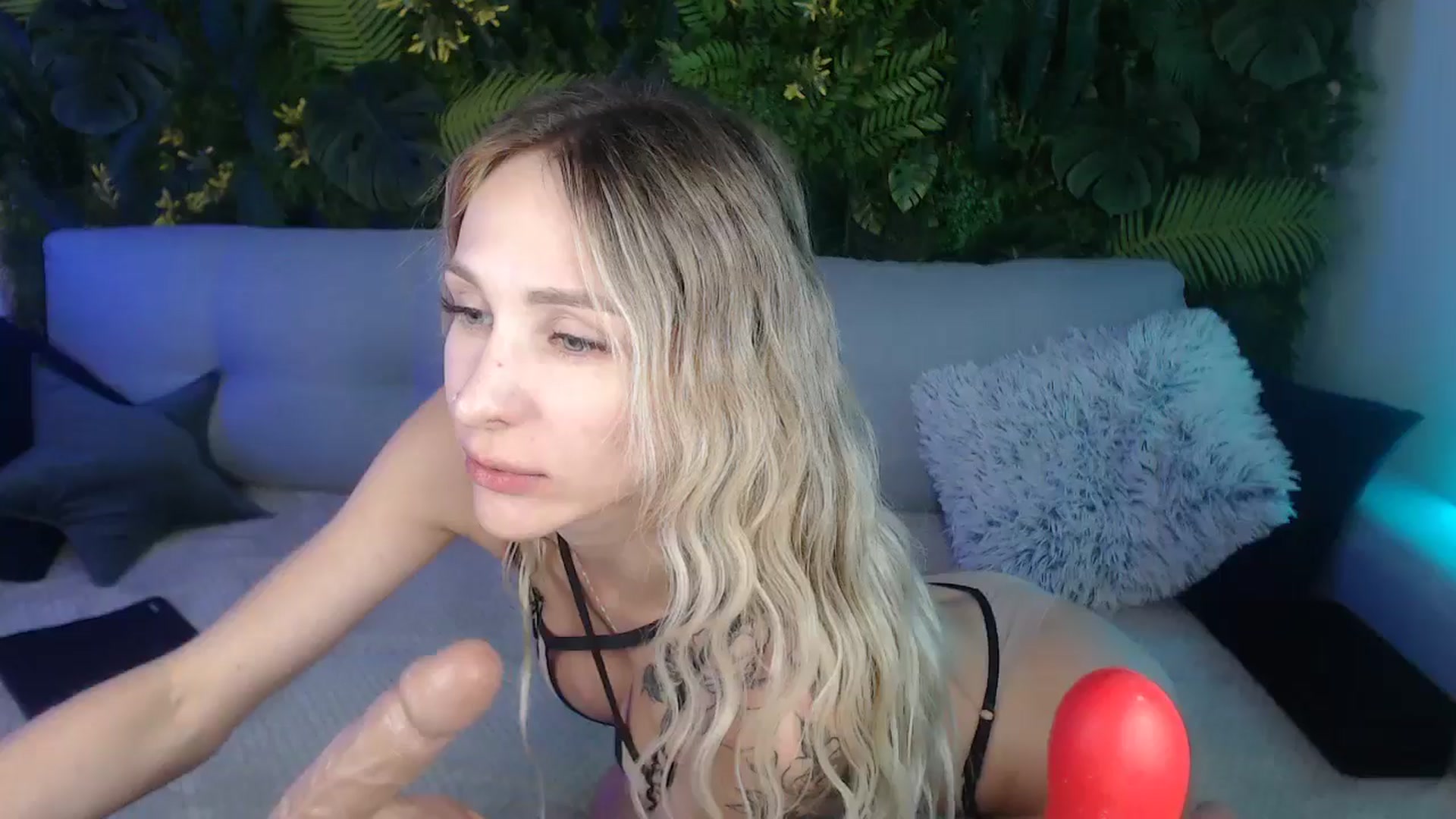 Gallery image thumbnail from Horny_Blond's myfreecams stream on, 08/28/2024, 11:27 image 15 of 20