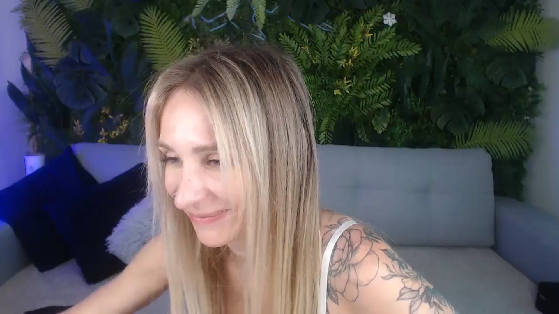 Gallery image thumbnail from Horny_Blond's myfreecams stream on, 08/30/2024, 09:24 image 19 of 20
