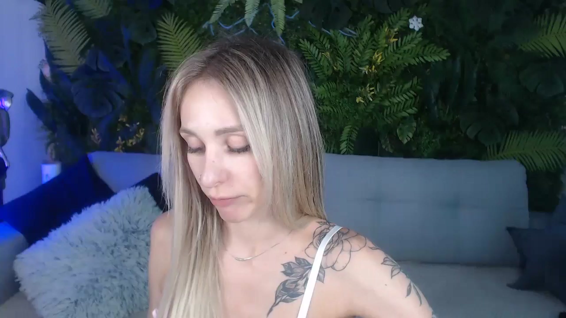 Gallery image thumbnail from Horny_Blond's myfreecams stream on, 08/30/2024, 11:16 image 1 of 20