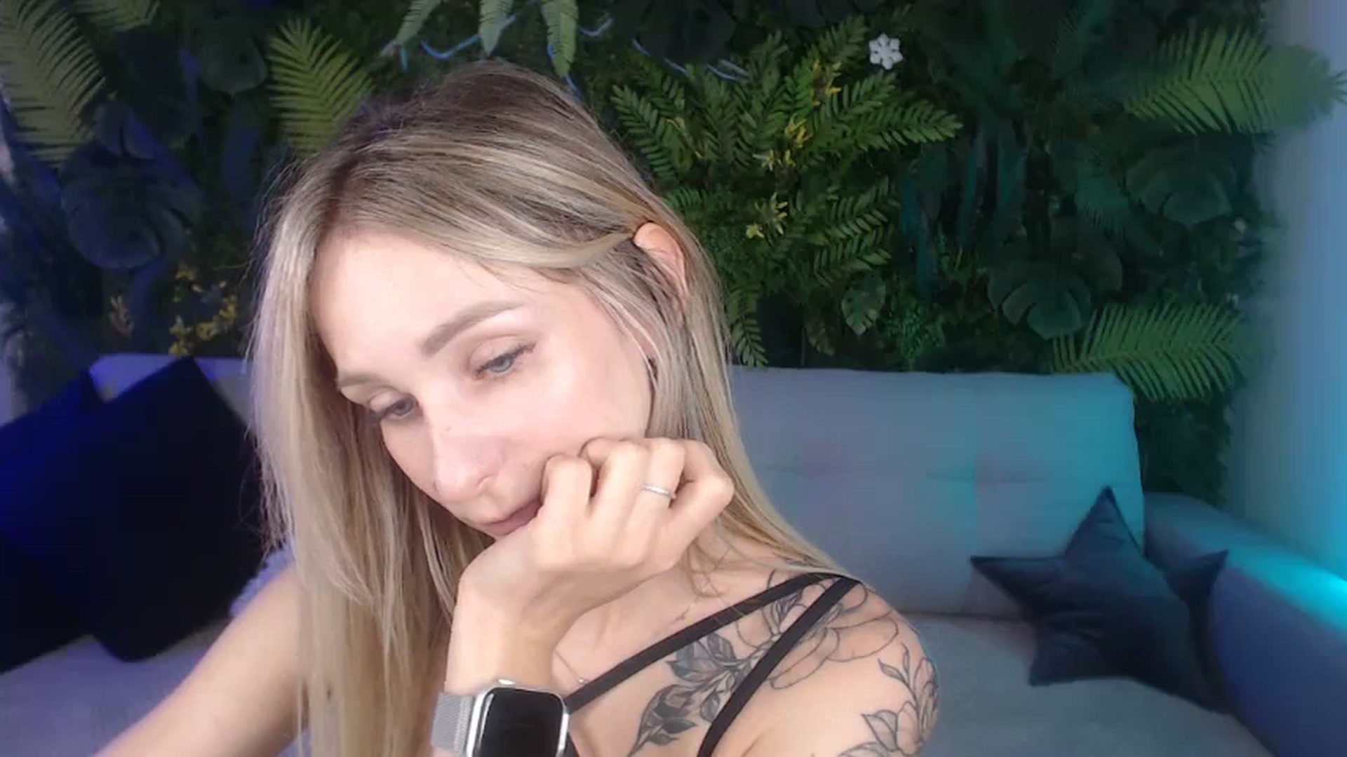 Gallery image thumbnail from Horny_Blond's myfreecams stream on, 09/04/2024, 08:40 image 20 of 20