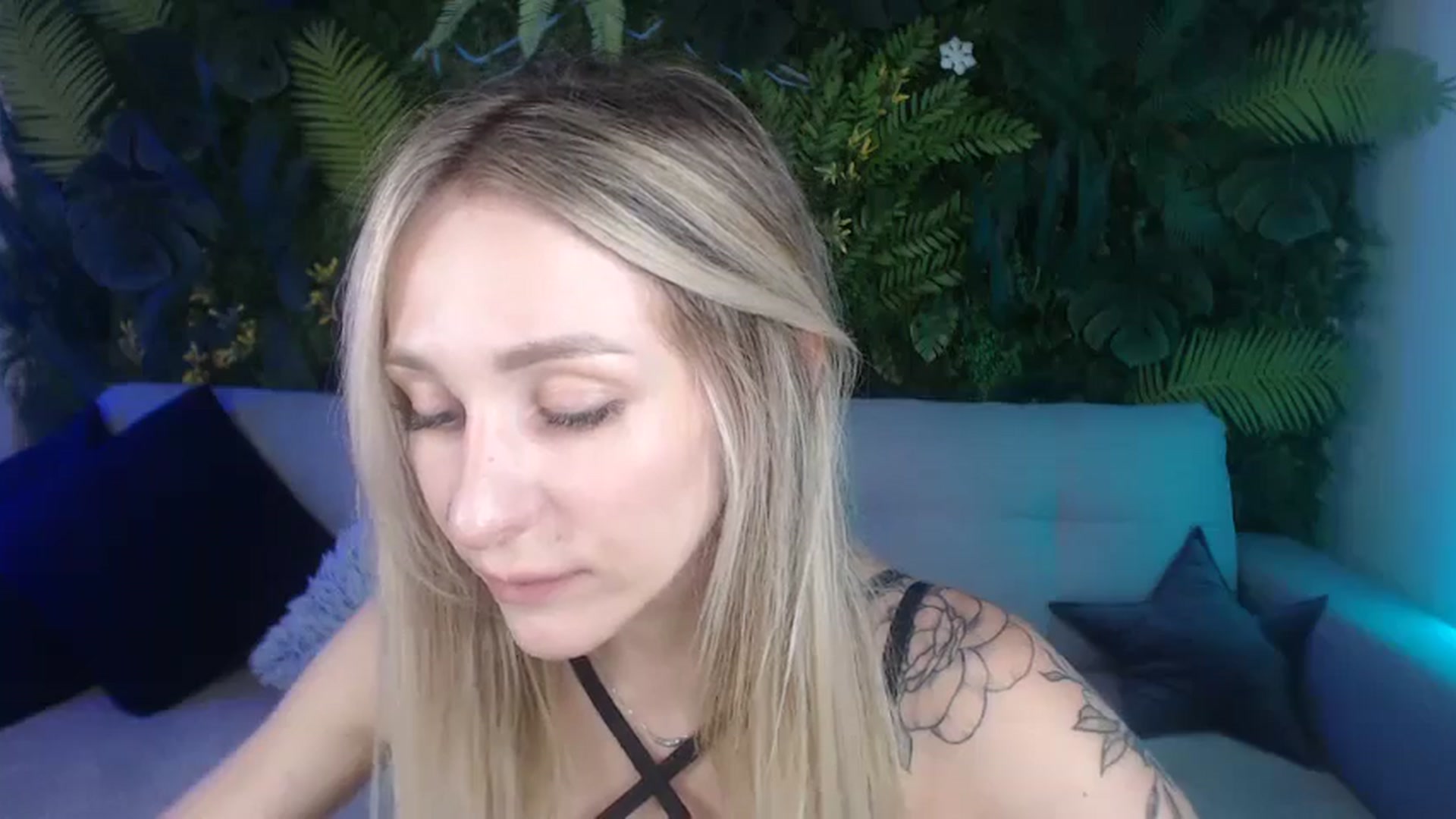 Gallery image thumbnail from Horny_Blond's myfreecams stream on, 09/04/2024, 08:40 image 8 of 20