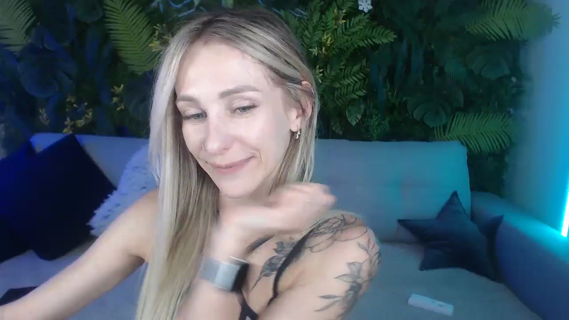 Gallery image thumbnail from Horny_Blond's myfreecams stream on, 09/04/2024, 11:46 image 2 of 20