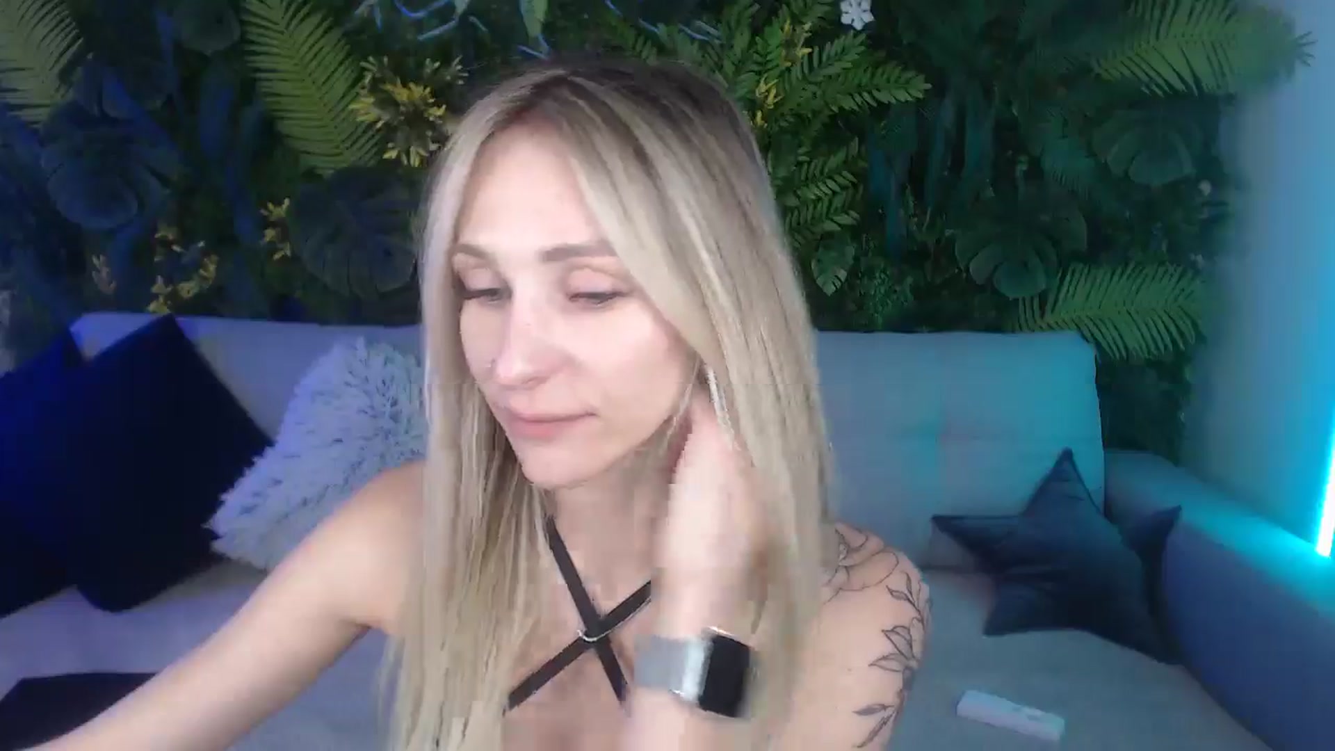 Gallery image thumbnail from Horny_Blond's myfreecams stream on, 09/04/2024, 11:46 image 10 of 20