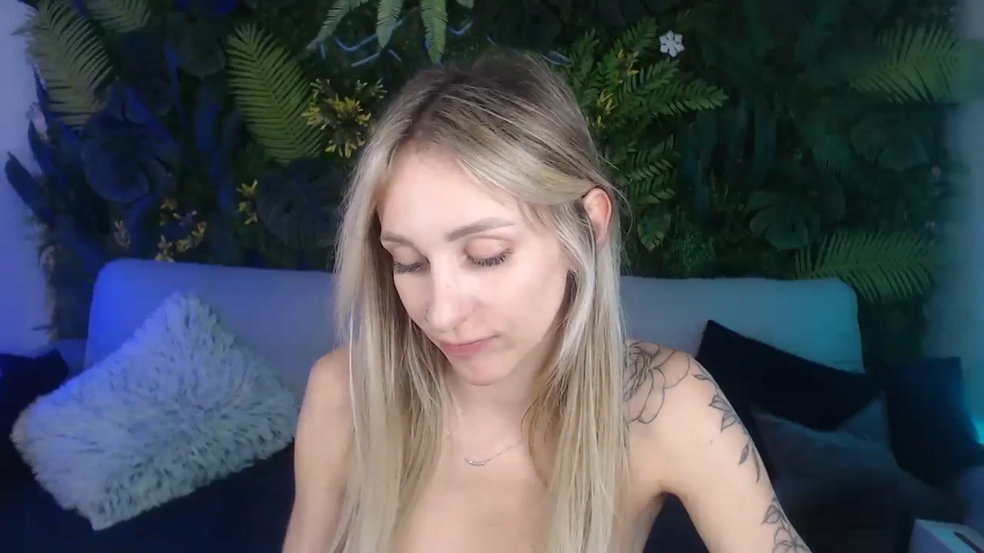 Gallery image thumbnail from Horny_Blond's myfreecams stream on, 09/06/2024, 13:53 image 17 of 20