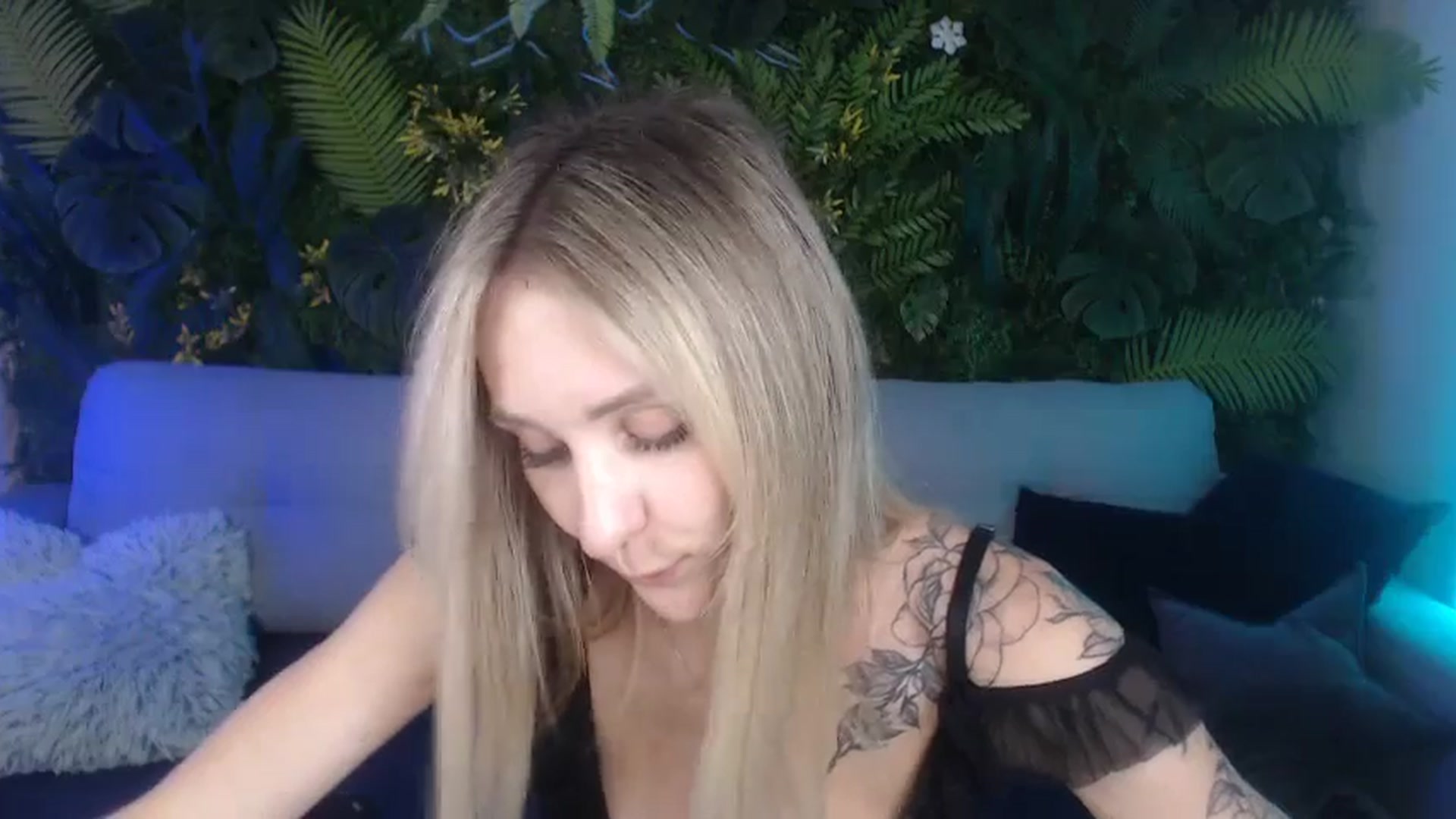 Gallery image thumbnail from Horny_Blond's myfreecams stream on, 09/07/2024, 10:07 image 11 of 20