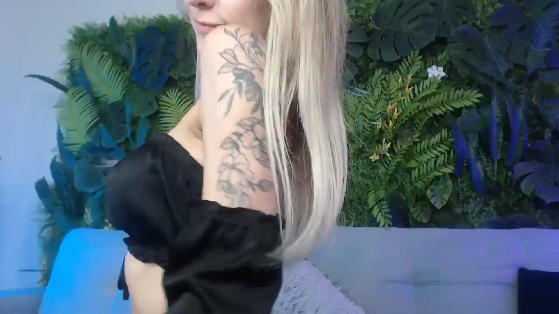 Gallery image thumbnail from Horny_Blond's myfreecams stream on, 09/09/2024, 10:59 image 18 of 20