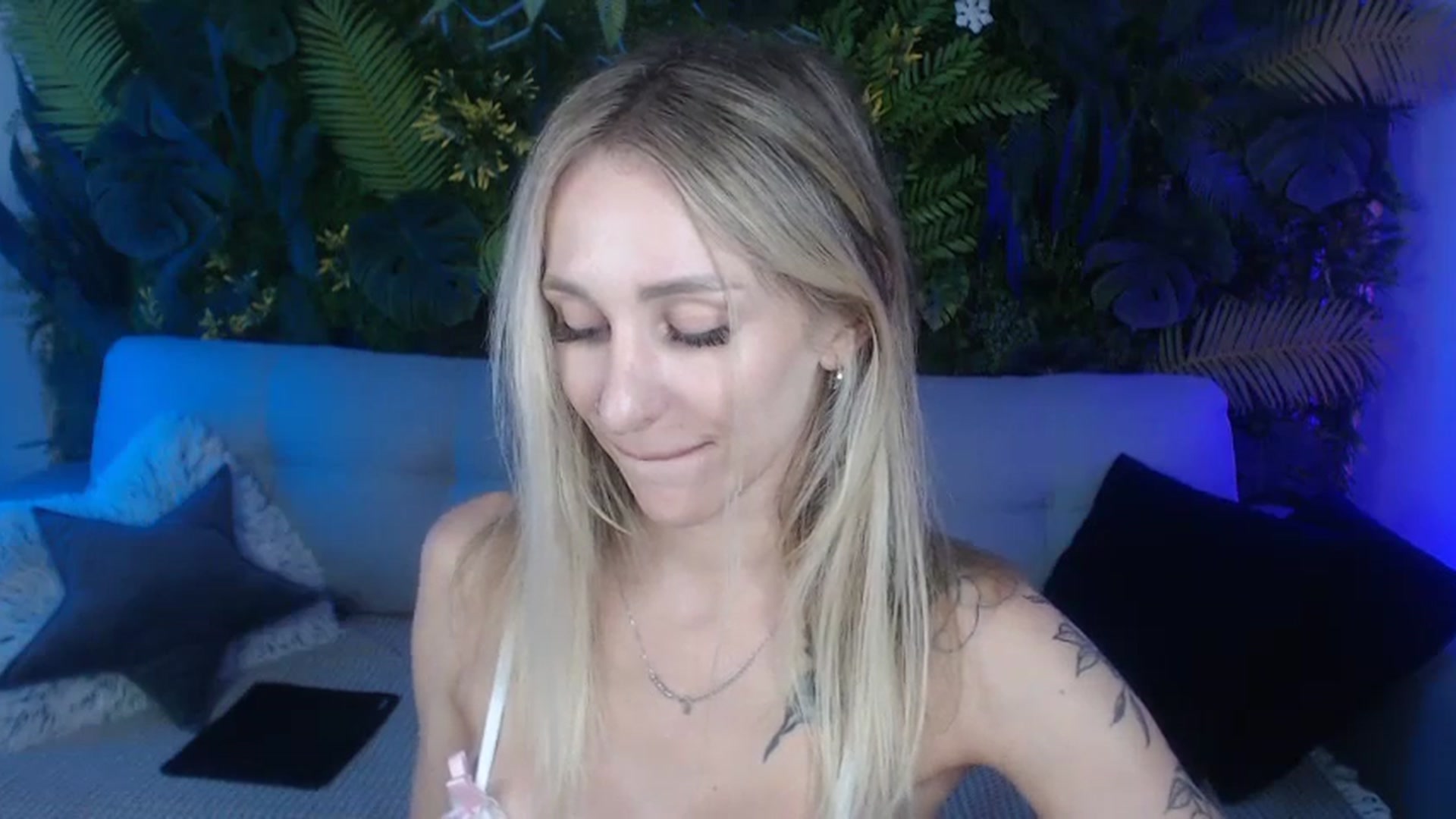 Gallery image thumbnail from Horny_Blond's myfreecams stream on, 09/13/2024, 10:12 image 3 of 20