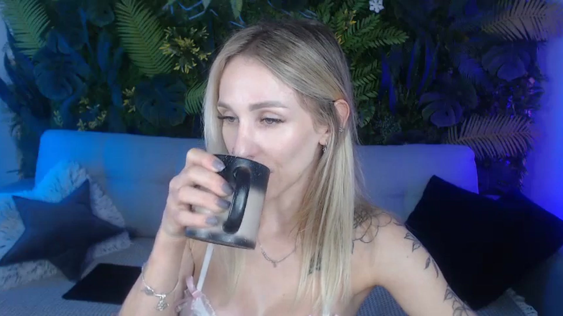 Gallery image thumbnail from Horny_Blond's myfreecams stream on, 09/13/2024, 10:12 image 9 of 20