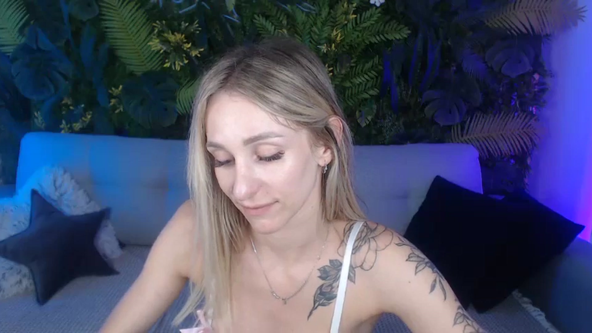 Gallery image thumbnail from Horny_Blond's myfreecams stream on, 09/13/2024, 11:20 image 5 of 20