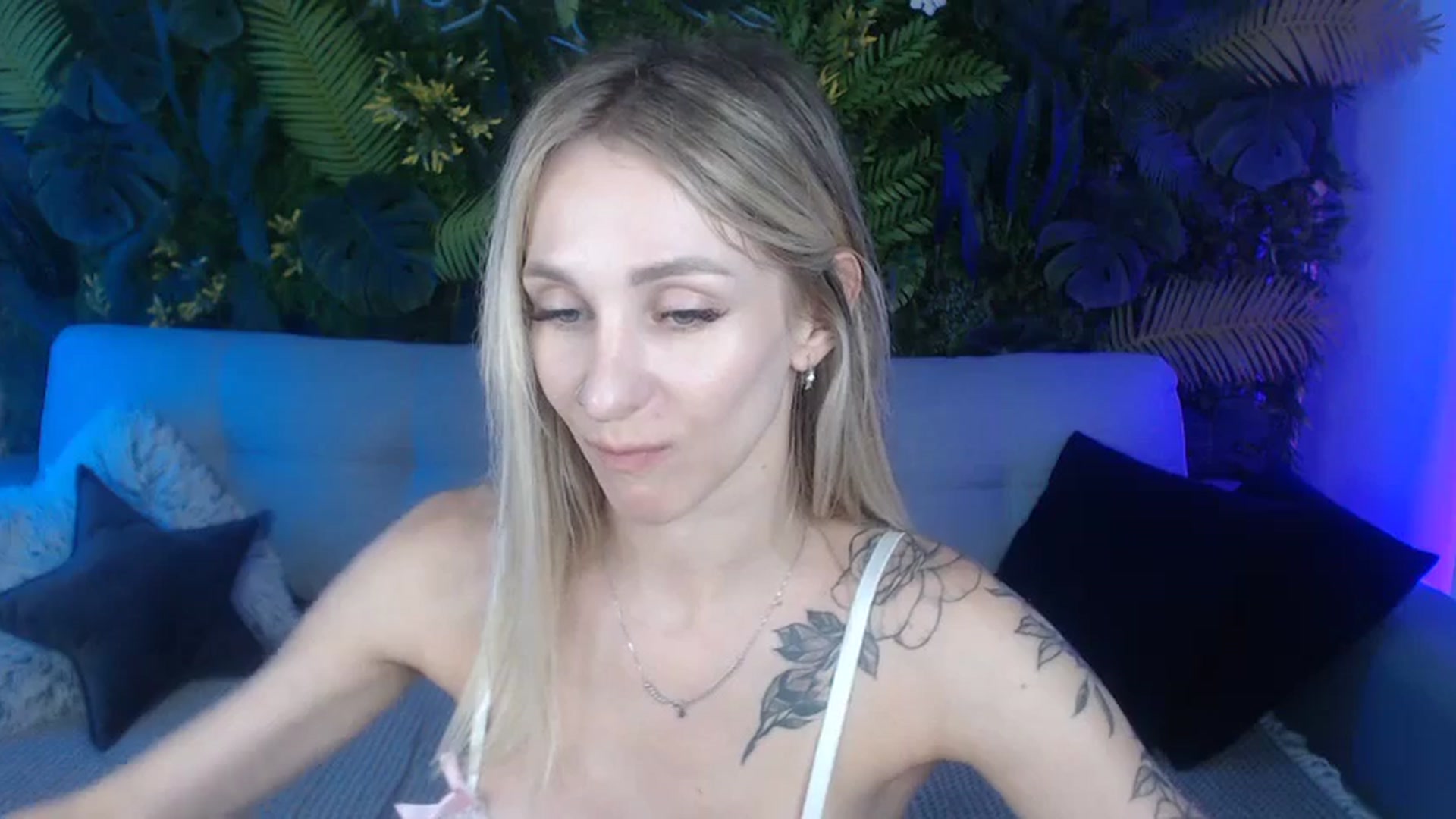 Gallery image thumbnail from Horny_Blond's myfreecams stream on, 09/13/2024, 11:20 image 6 of 20