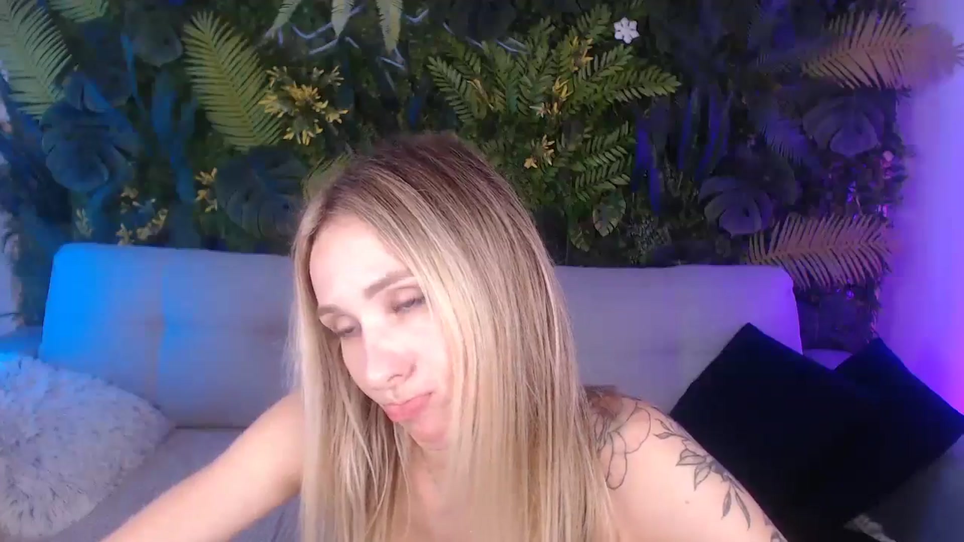 Gallery image thumbnail from Horny_Blond's myfreecams stream on, 09/14/2024, 12:07 image 11 of 20